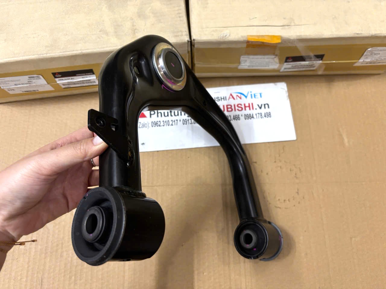 Càng A trước phía trên xe Mitsubishi Triton 2024-2026 54524A000P 54525A000P