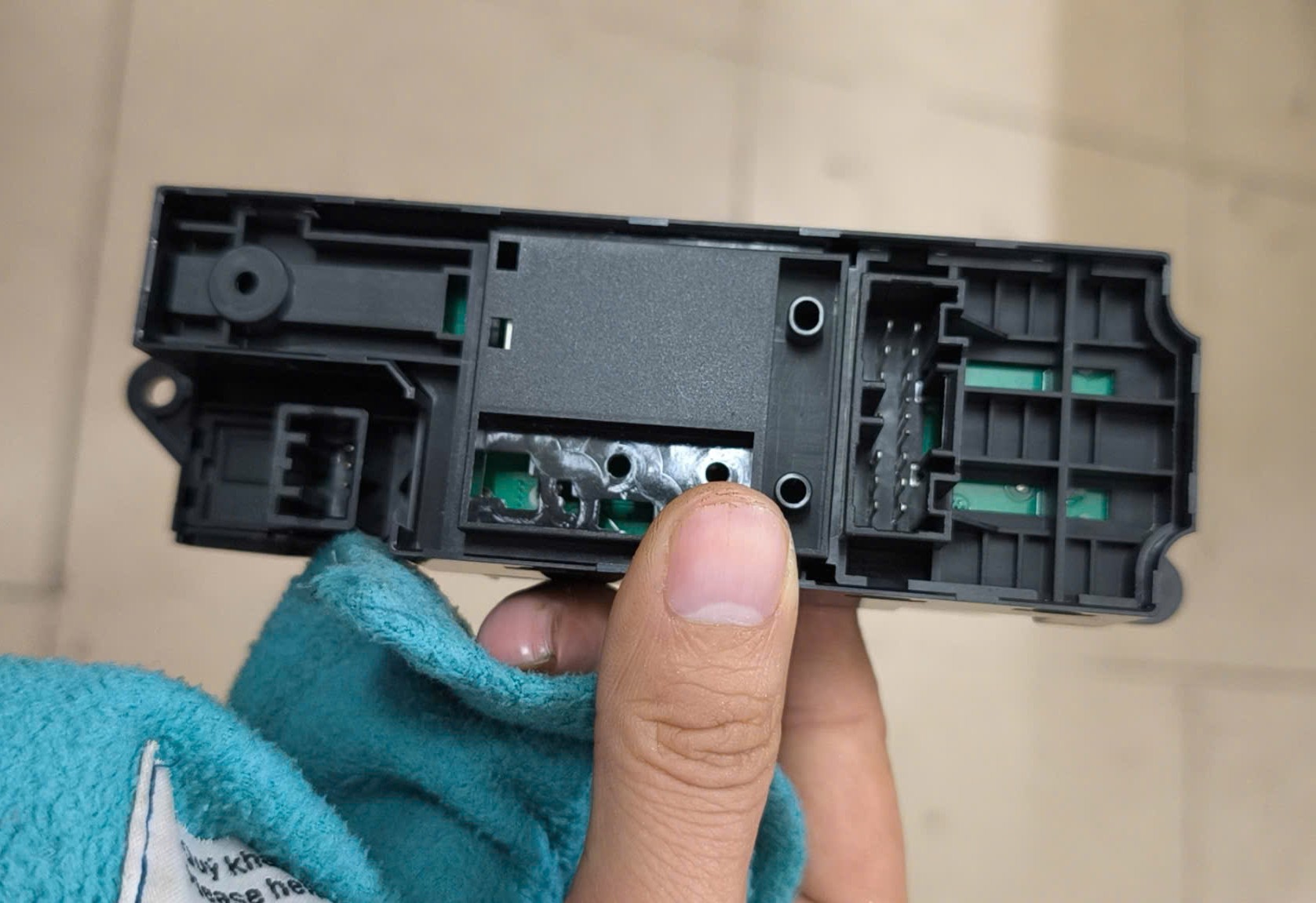 Công tắc lên xuống kính tổng cửa trước Lh (có auto) Mitsubishi Xpander, Attrage, Mirage, Triton