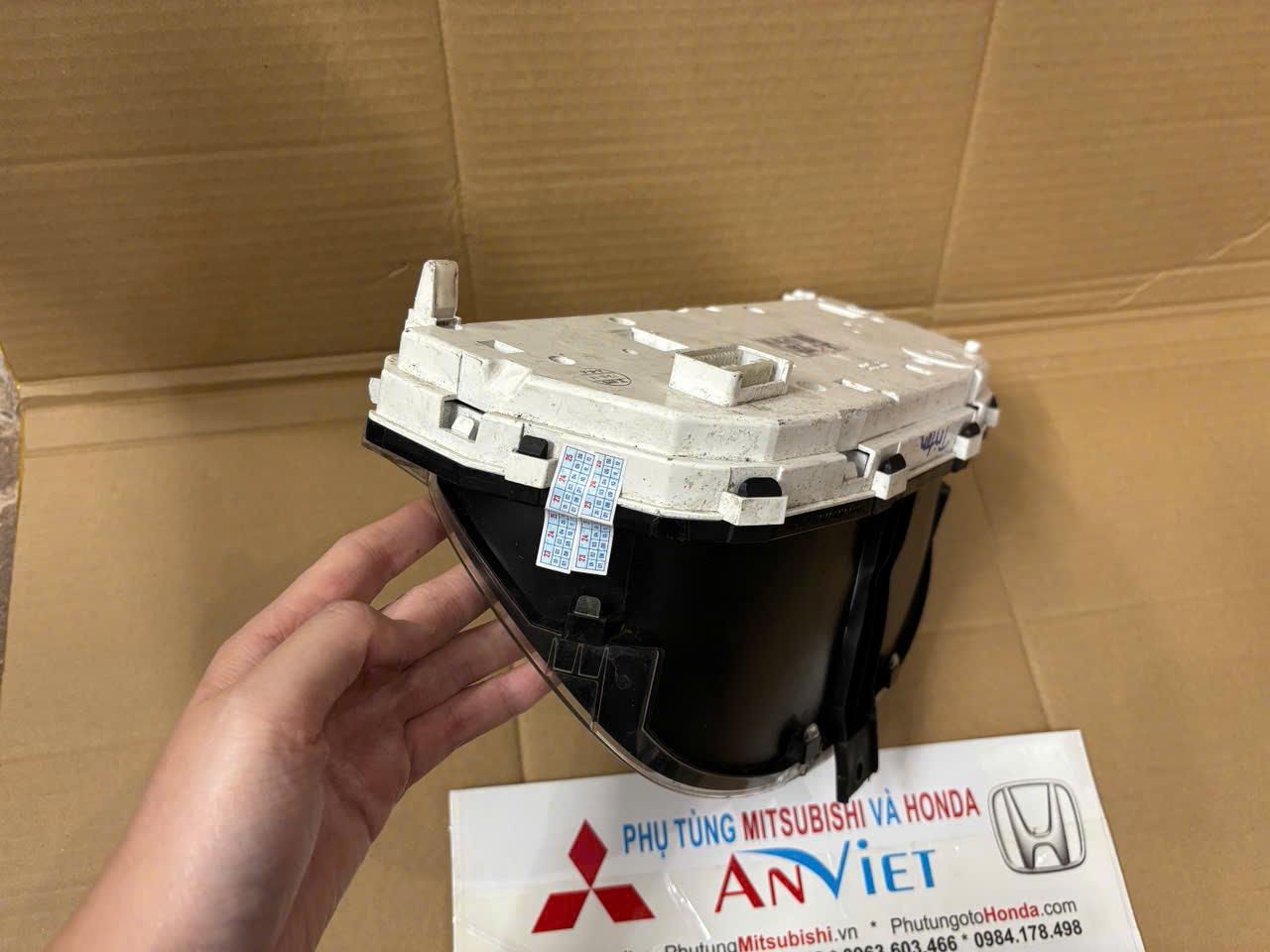 Cụm đồng hồ công tơ mét xe Mitsubishi Triton 2019-2024