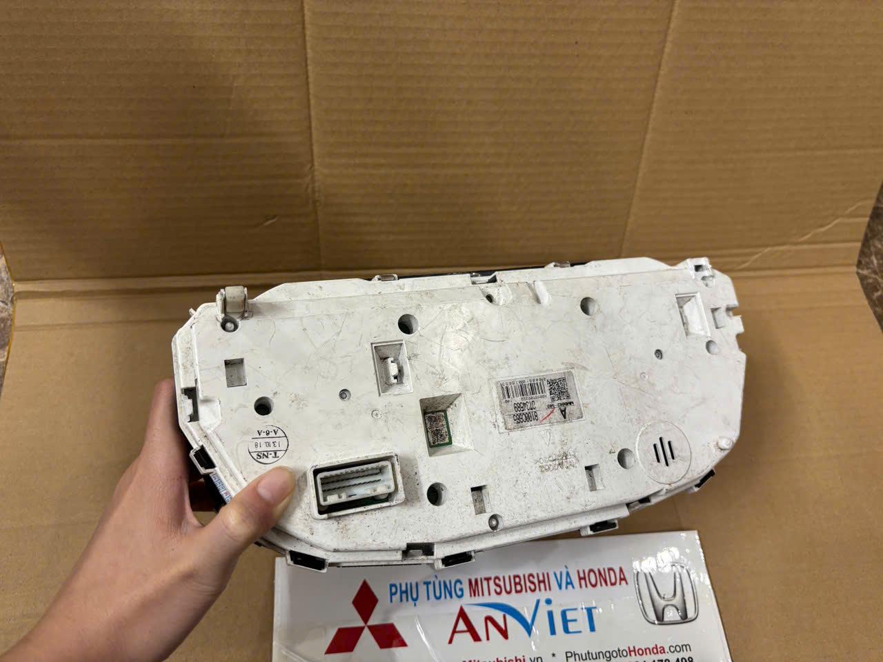 Cụm đồng hồ công tơ mét xe Mitsubishi Triton 2019-2024