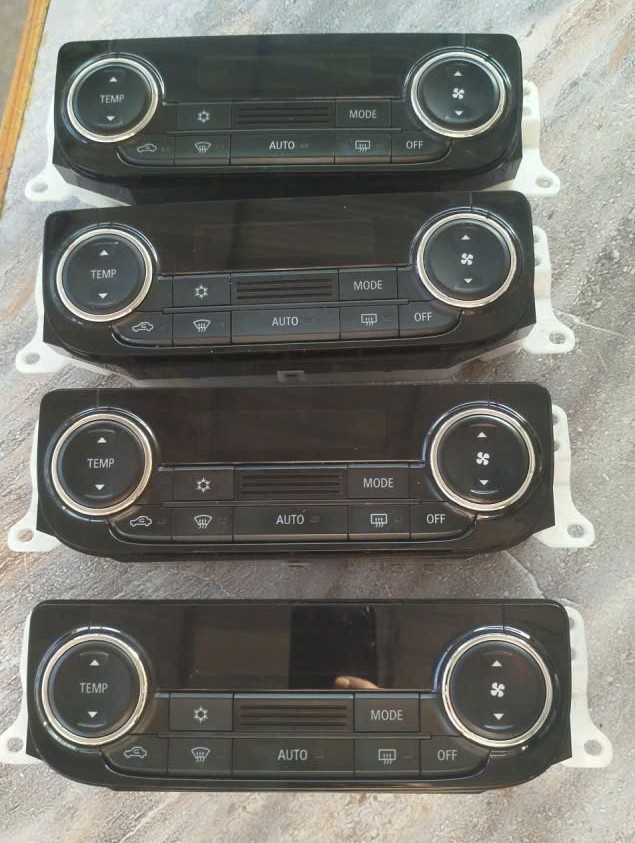 Cụm công tắc điều khiển điều hòa trên táp lô Mitsubishi Triton 2015-2022 hàng bãi