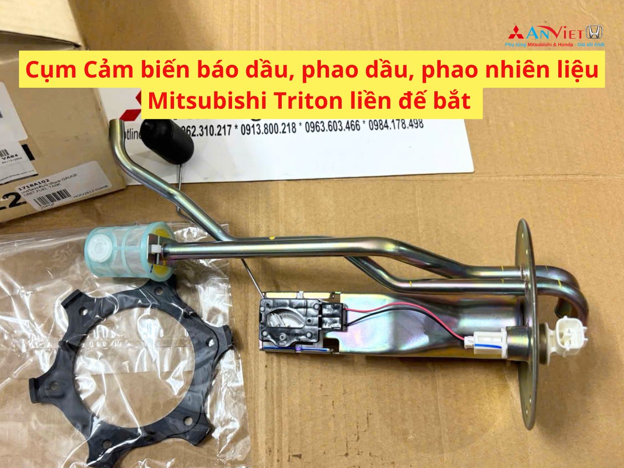 Cụm Cảm biến báo dầu, phao dầu, phao nhiên liệu Mitsubishi Triton liền đế bắt 1718A102