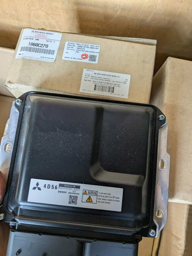 ECU điều khiển động cơ, hộp đen Mitsubishi Pajero Sport