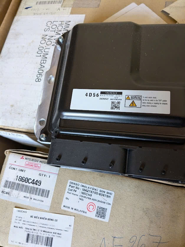 Hộp đen, ecu điều khiển động cơ Mitsubishi Triton