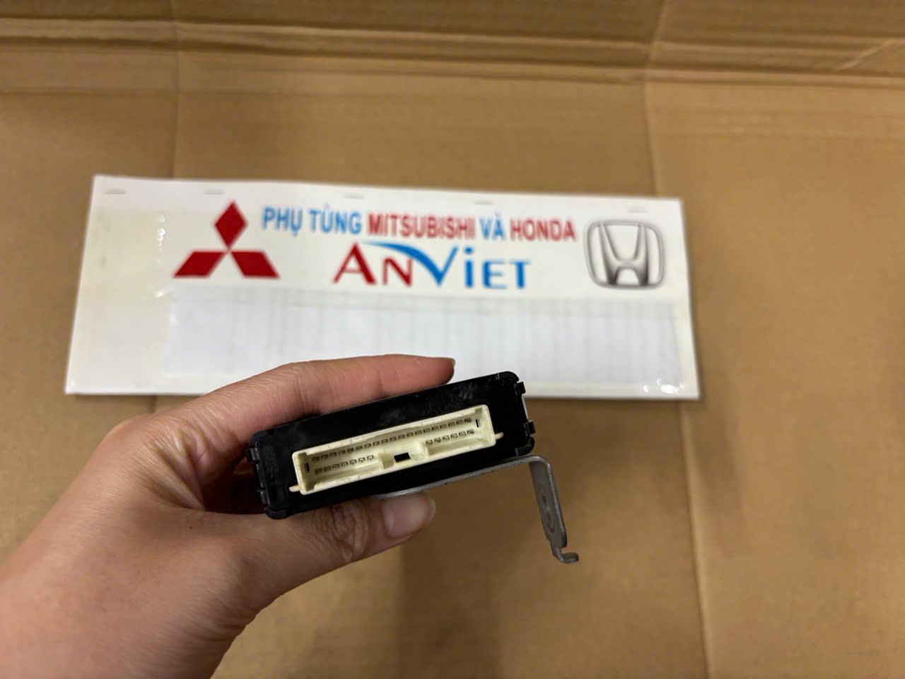 Hộp điều khiển điện HỆ THỐNG CHUYỂN ĐỔI THÔNG TIN GATEWAY xe Mitsubishi Triton