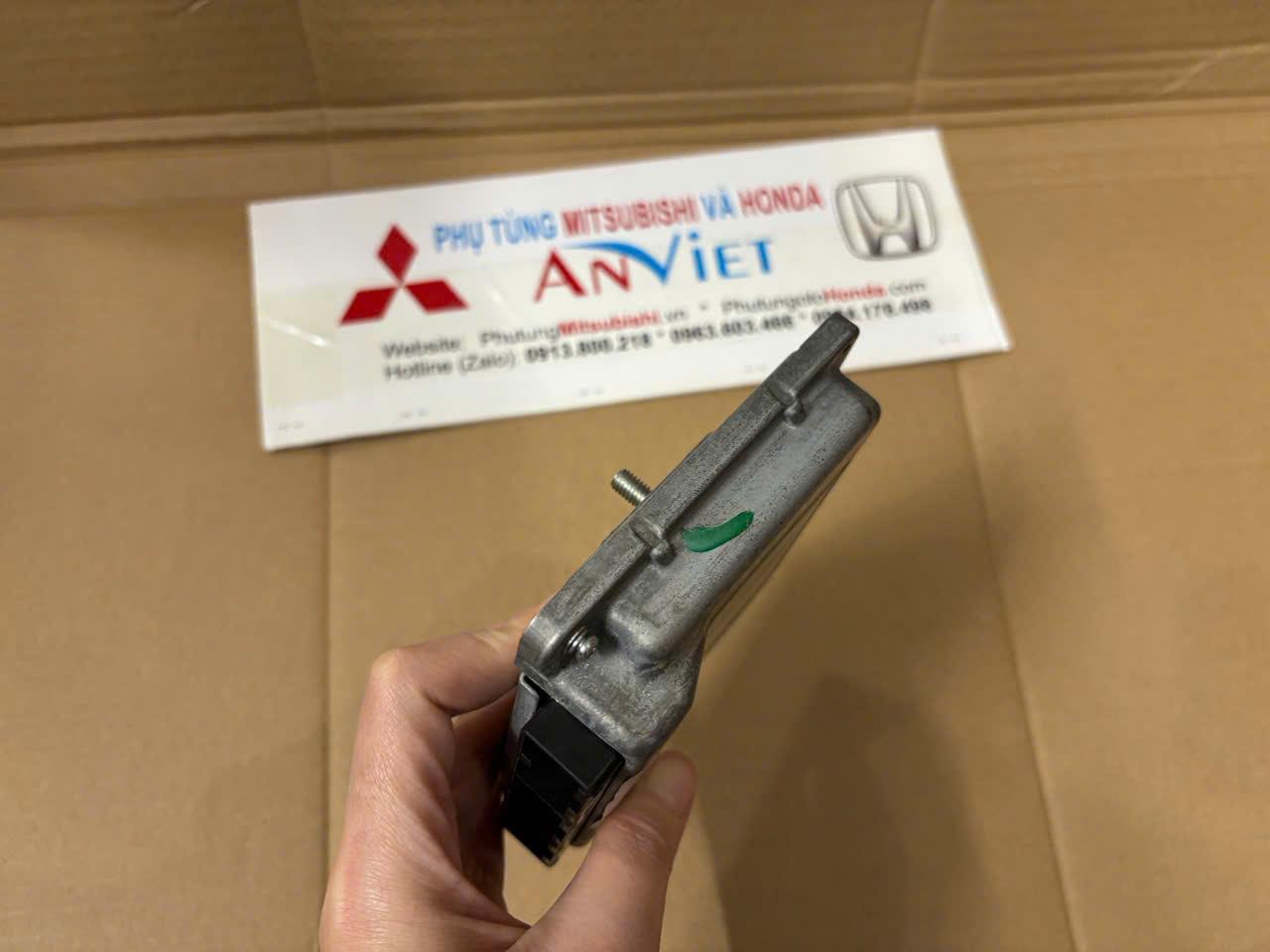 Hộp điều khiển hộp số tự động xe Mitsubishi Triton 2019-2025