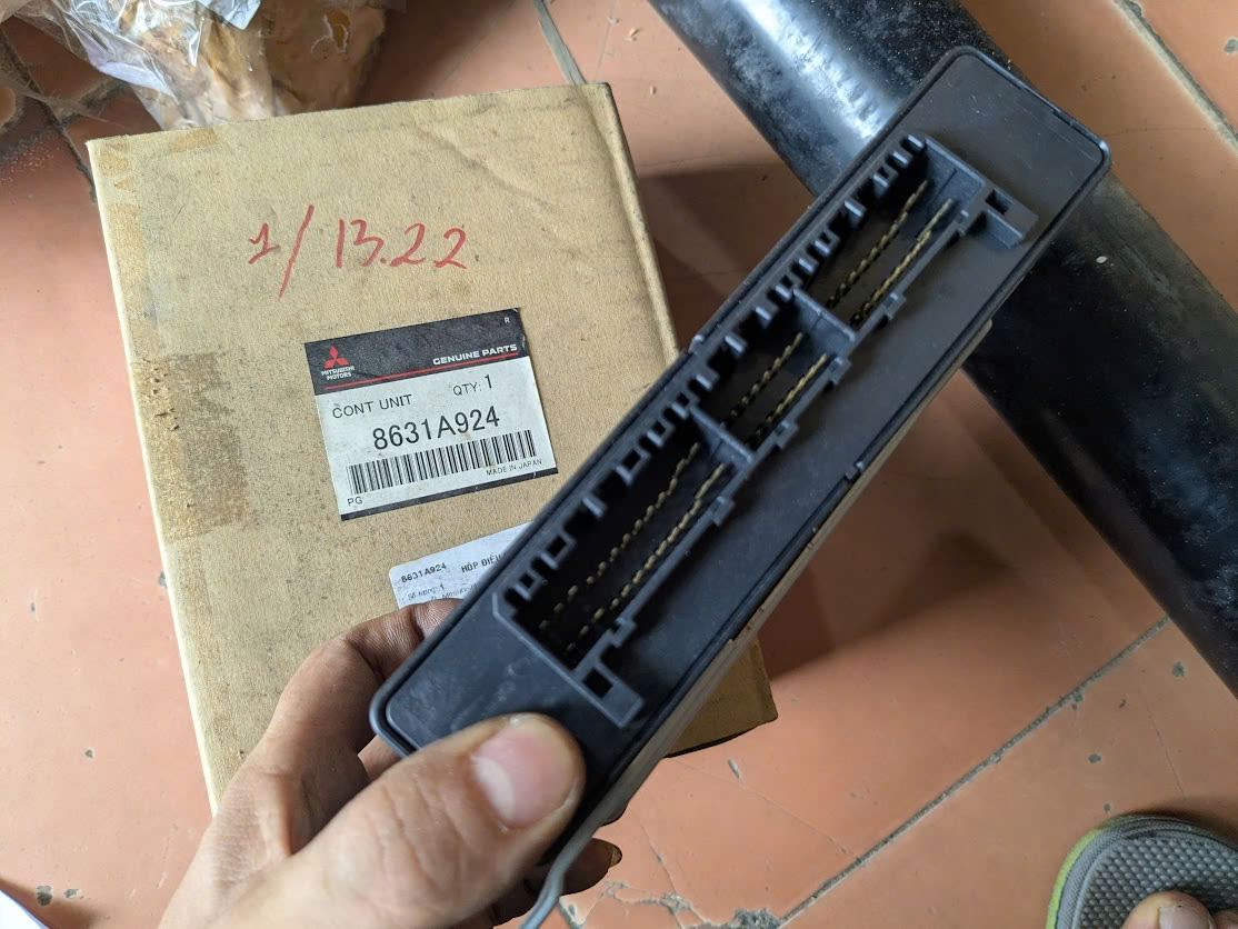 Hộp điều khiển hộp số Triton  31036 YB06C 8631A924 G1T32497 MITSUBISHI ELECTRIC CORP. JAPAN