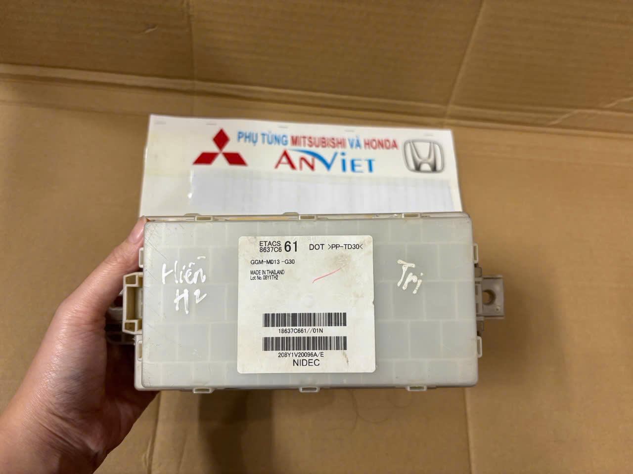 Hộp etacs - điều khiển đèn, thời gian, âm báo xe Mitsubishi Triton 2019-2024