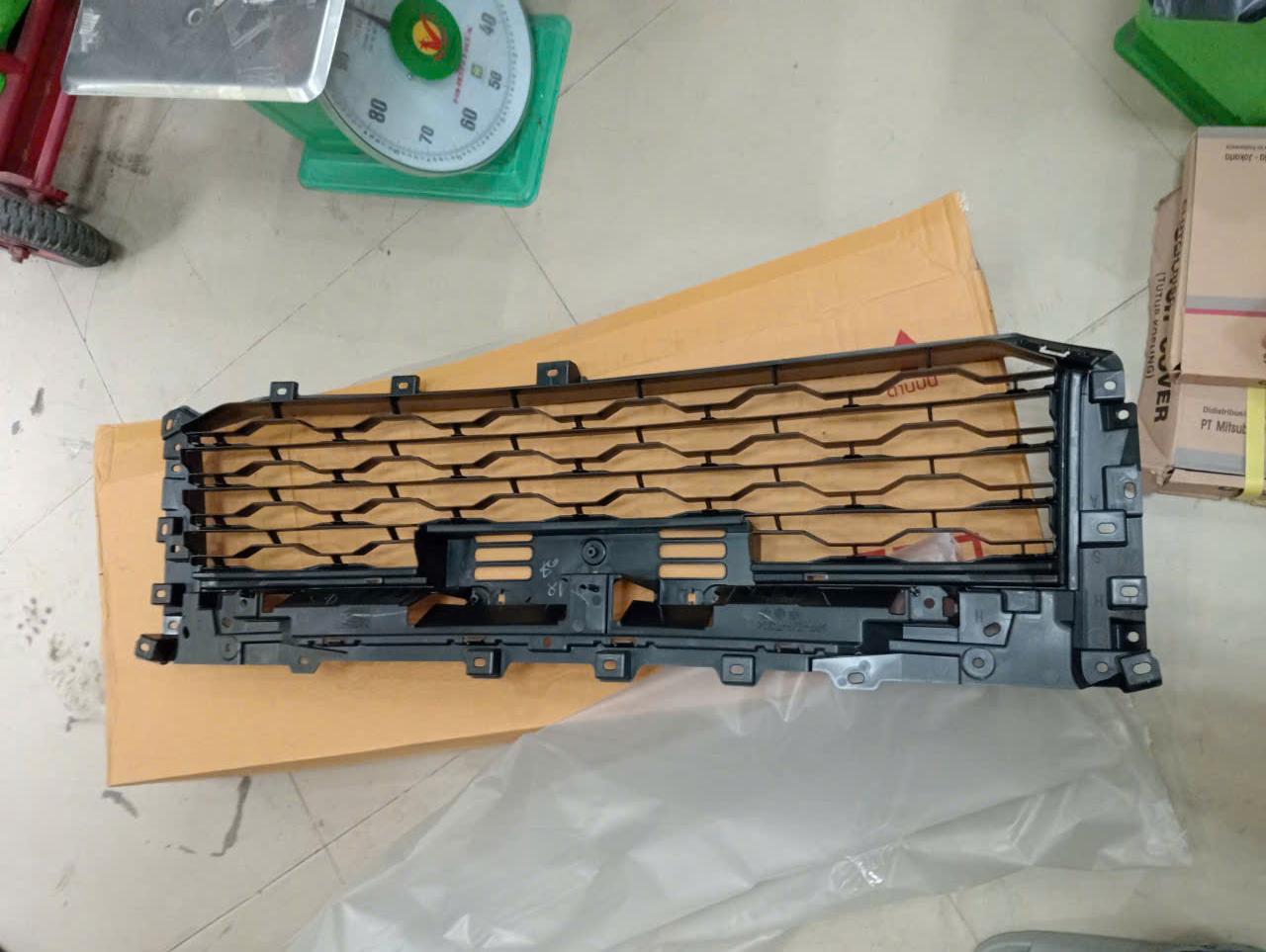 LƯỚI thoáng gió cản trước Mitsubishi Triton 2019 2020 2021 2022 2023