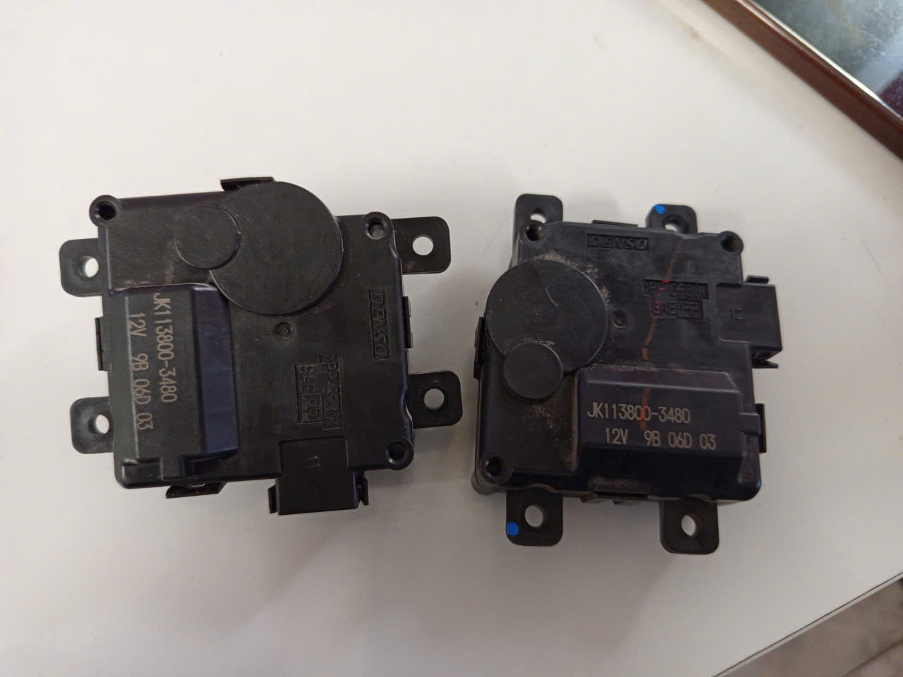 Mô tơ điều khiển chỉnh gió điều hòa trong táp lô xe Mitsubishi Xpander, Xpander Cross, Mirage, Attrage hàng bãi