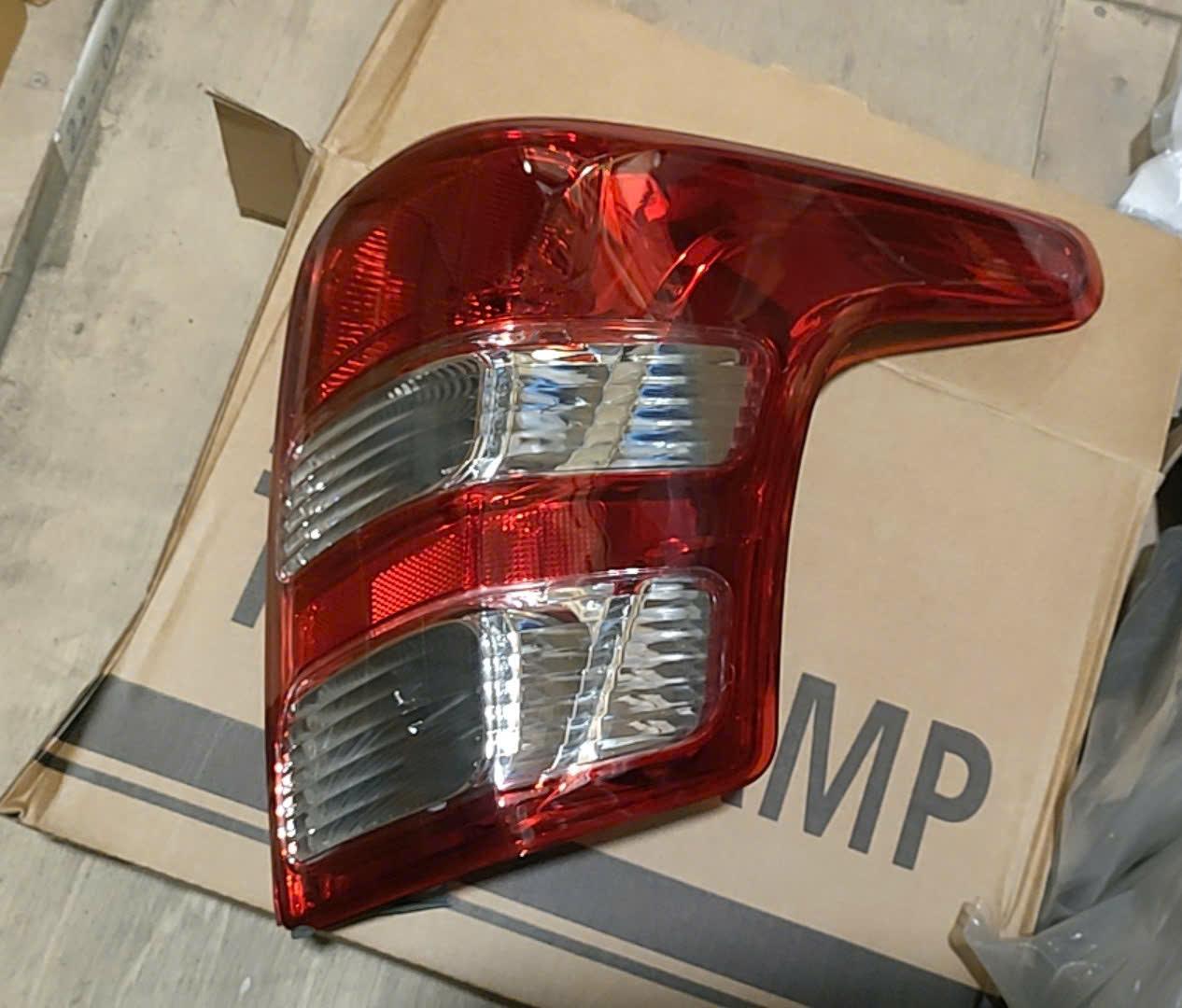 Đèn hậu bên Phụ xe Mitsubishi Triton 2016-2018 Thanh lý