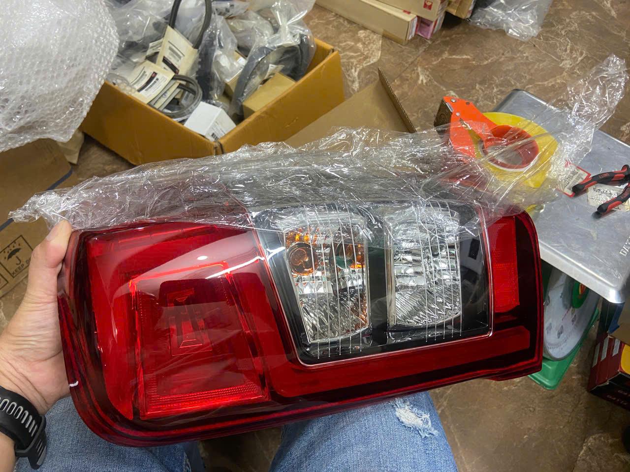 Thanh Lý Đèn hậu xe Mitsubishi Triton 2019-2024 vế RH