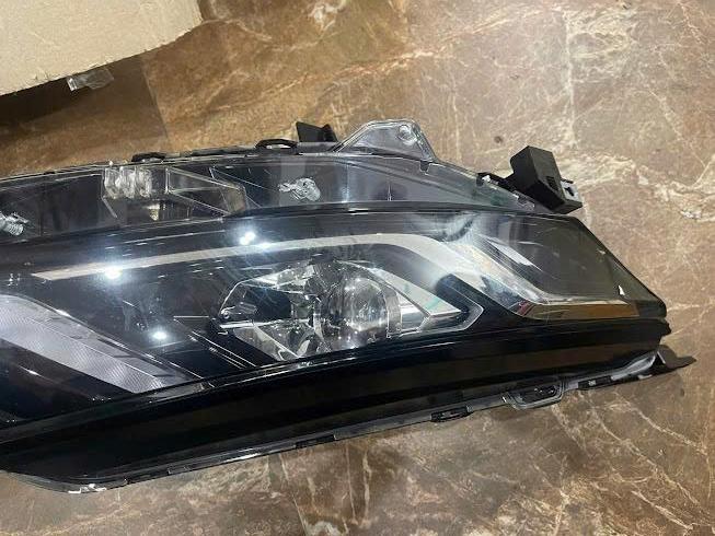 Đèn pha trái, phải xe Mitsubishi Triton 2019 - 2023 hàng bãi