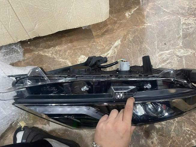 Đèn pha trái, phải xe Mitsubishi Triton 2019 - 2023 hàng bãi