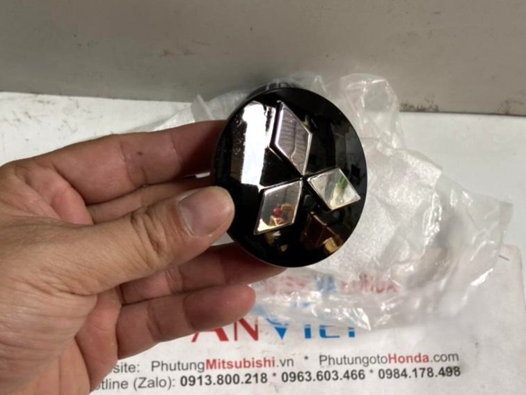 Nắp chụp moay ơ, Nắp chụp La Zăng xe Mitsubishi Triton 2024-2027 4252A020