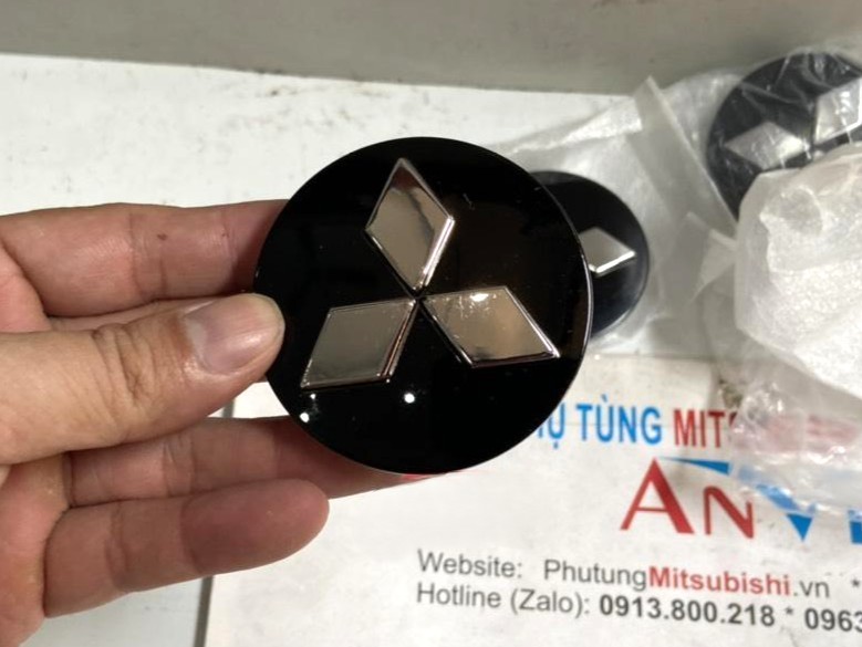 Nắp chụp moay ơ, Nắp chụp La Zăng xe Mitsubishi Triton 2024-2027 4252A020