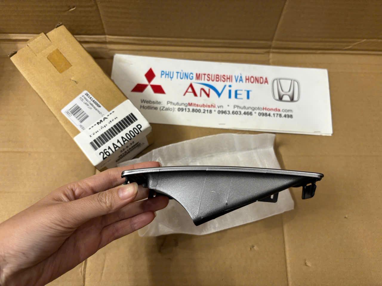 Ốp đèn gầm, Ốp đèn sương mù xe Mitsubishi Triton 2024-2025 bản Premium