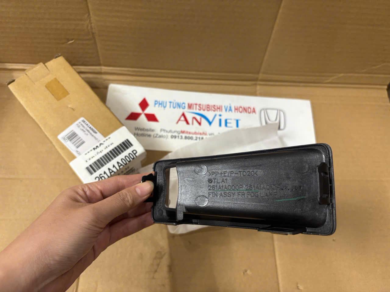 Ốp đèn gầm, Ốp đèn sương mù xe Mitsubishi Triton 2024-2025 bản Premium