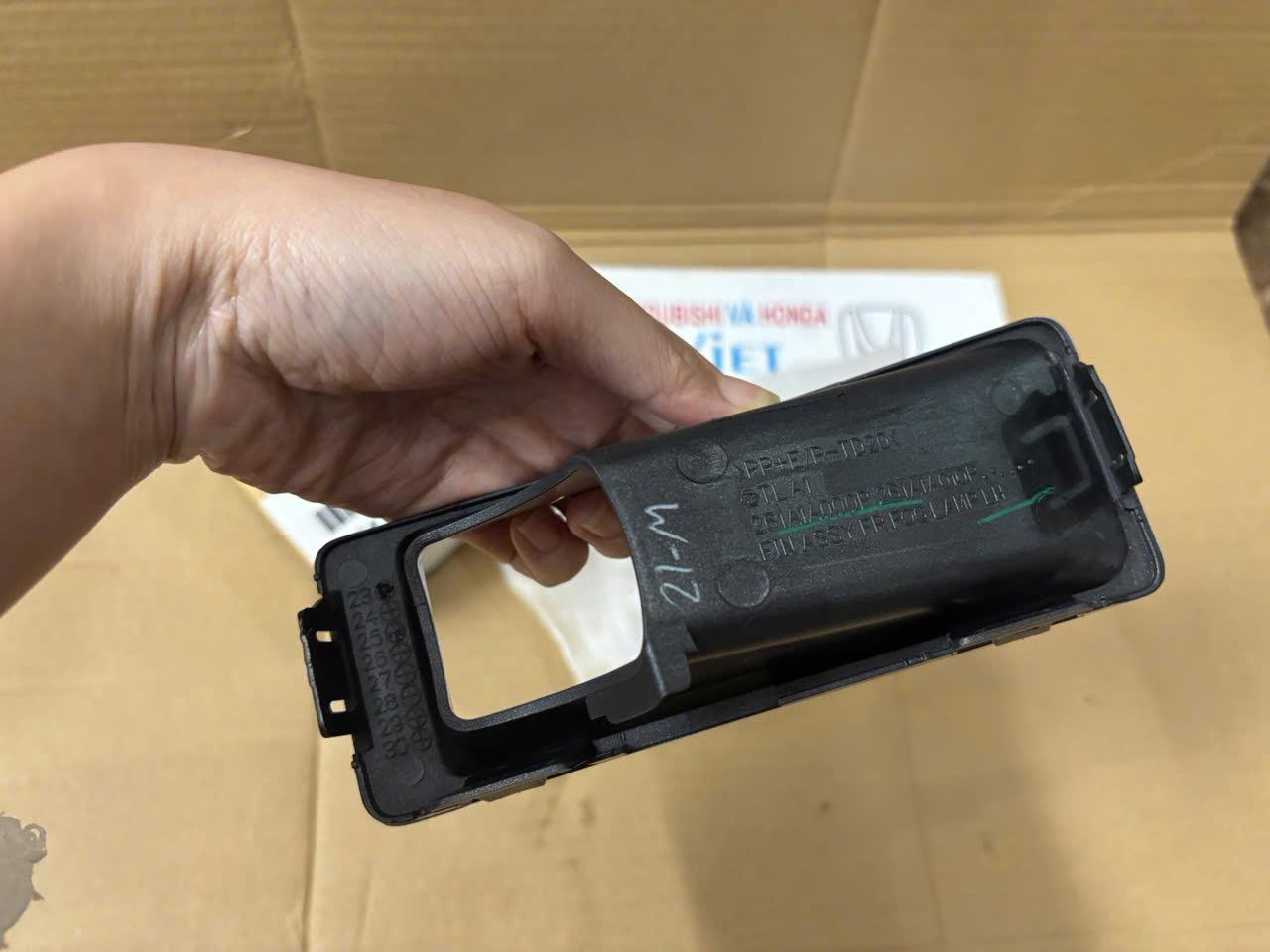 Ốp đèn gầm, Ốp đèn sương mù xe Mitsubishi Triton 2024-2025 bản Premium