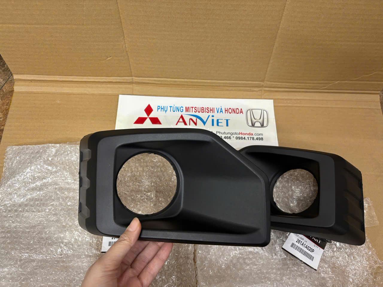 Ốp đèn gầm, Ốp đèn sương mù xe Mitsubishi Triton 2024-2025 bản GLX