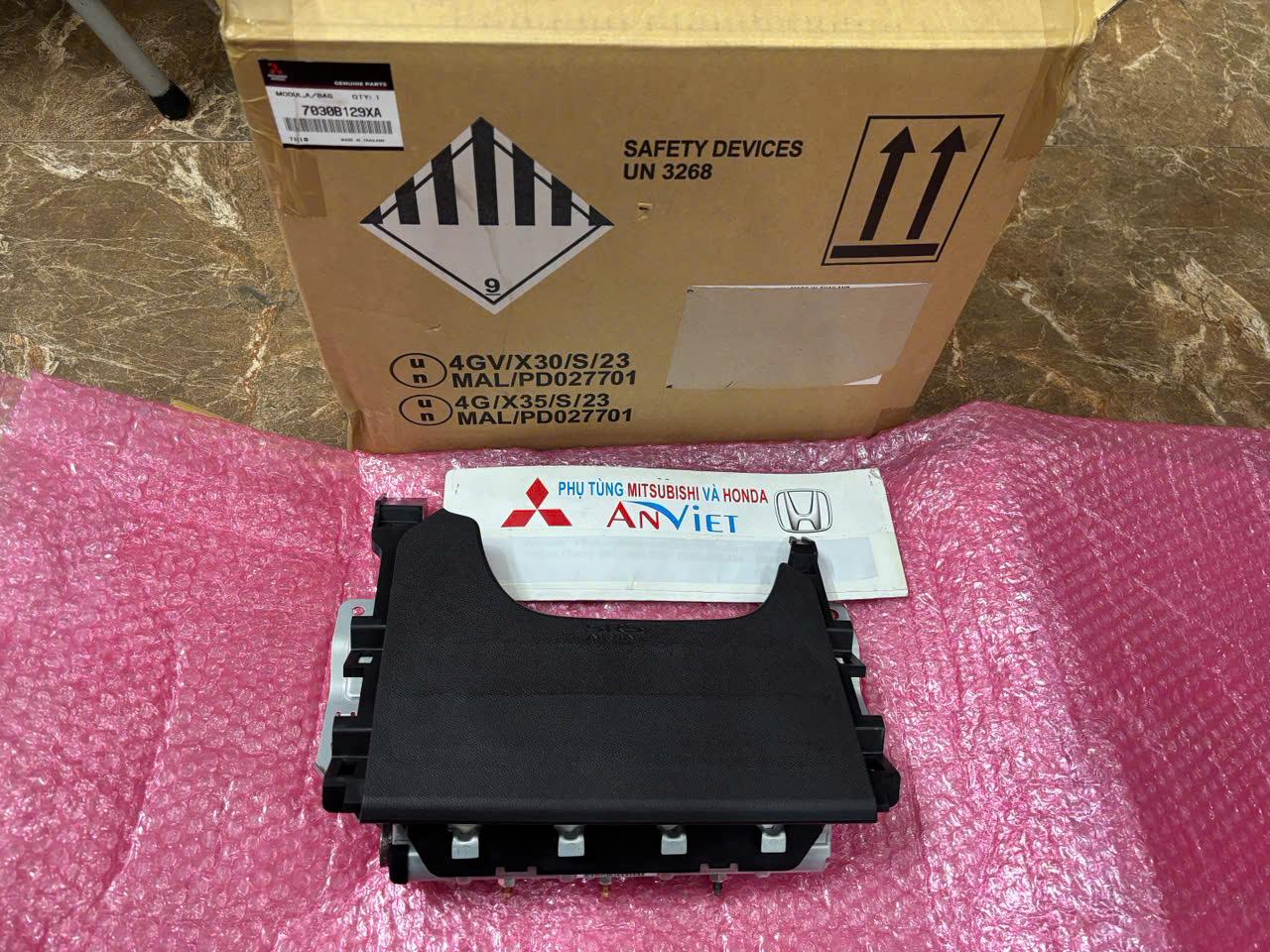 Túi khí đầu gối xe Mitsubishi Triton và Pajero Sport Đời 2019-2026