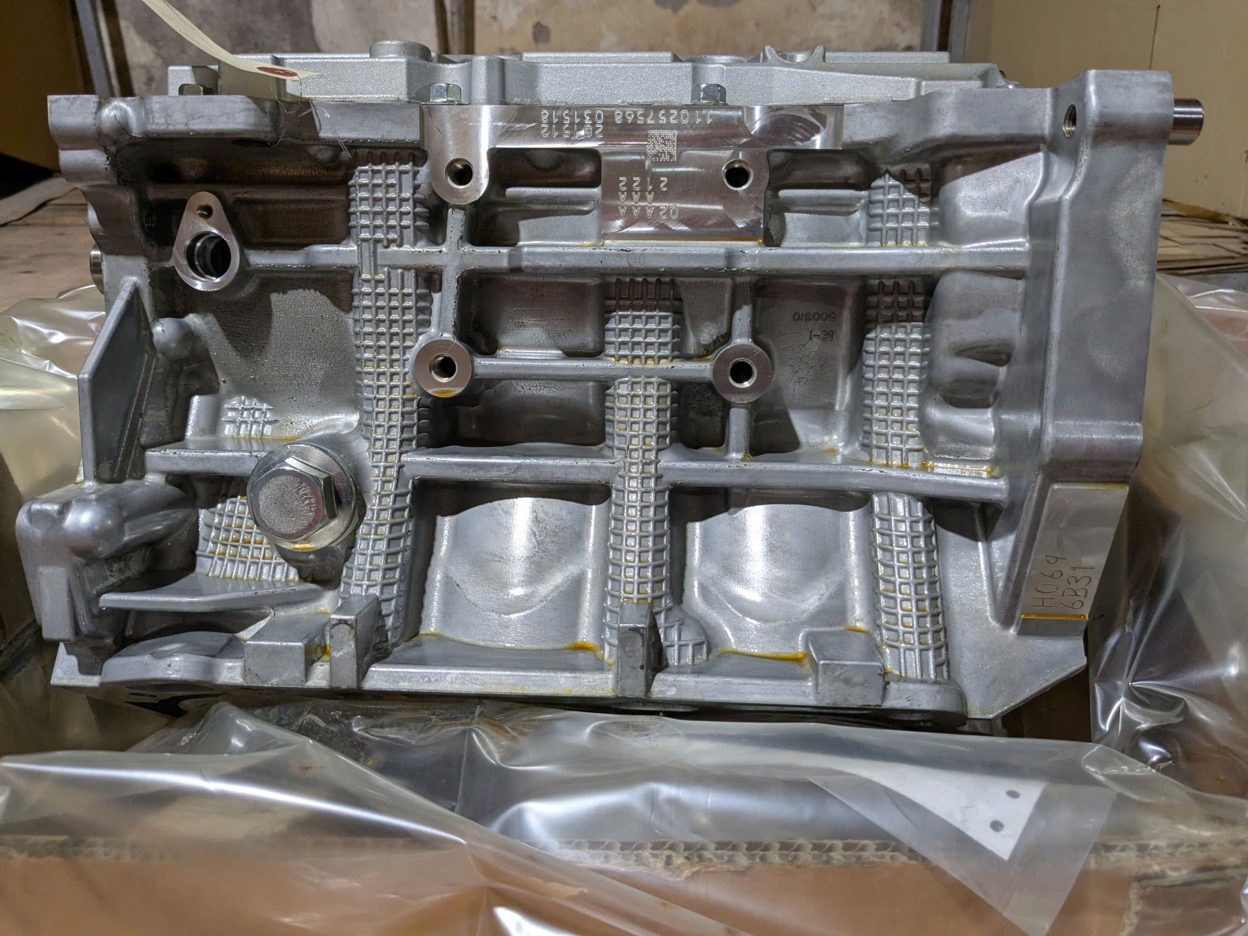 Thân lốc máy động cơ 3.0 6B31 Xe Mitsubishi Pajero Sport 2010- 2025 , gồm lốc máy, trục khuỷu (cơ), Piston  xéc măng tay biên. . . 1000D024 1000B431 1050B043 1100A252 1100A120 1115A469 1110B435 1115A469 1115A469 1115A096 1110B629 1110B630 1110C099