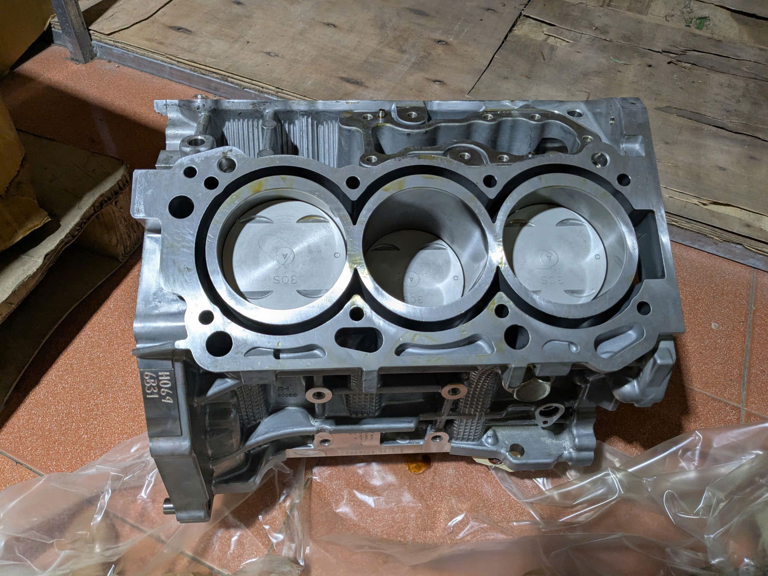 Thân lốc máy động cơ 3.0 6B31 Xe Mitsubishi Pajero Sport 2010- 2025 , gồm lốc máy, trục khuỷu (cơ), Piston  xéc măng tay biên. . . 1000D024 1000B431 1050B043 1100A252 1100A120 1115A469 1110B435 1115A469 1115A469 1115A096 1110B629 1110B630 1110C099