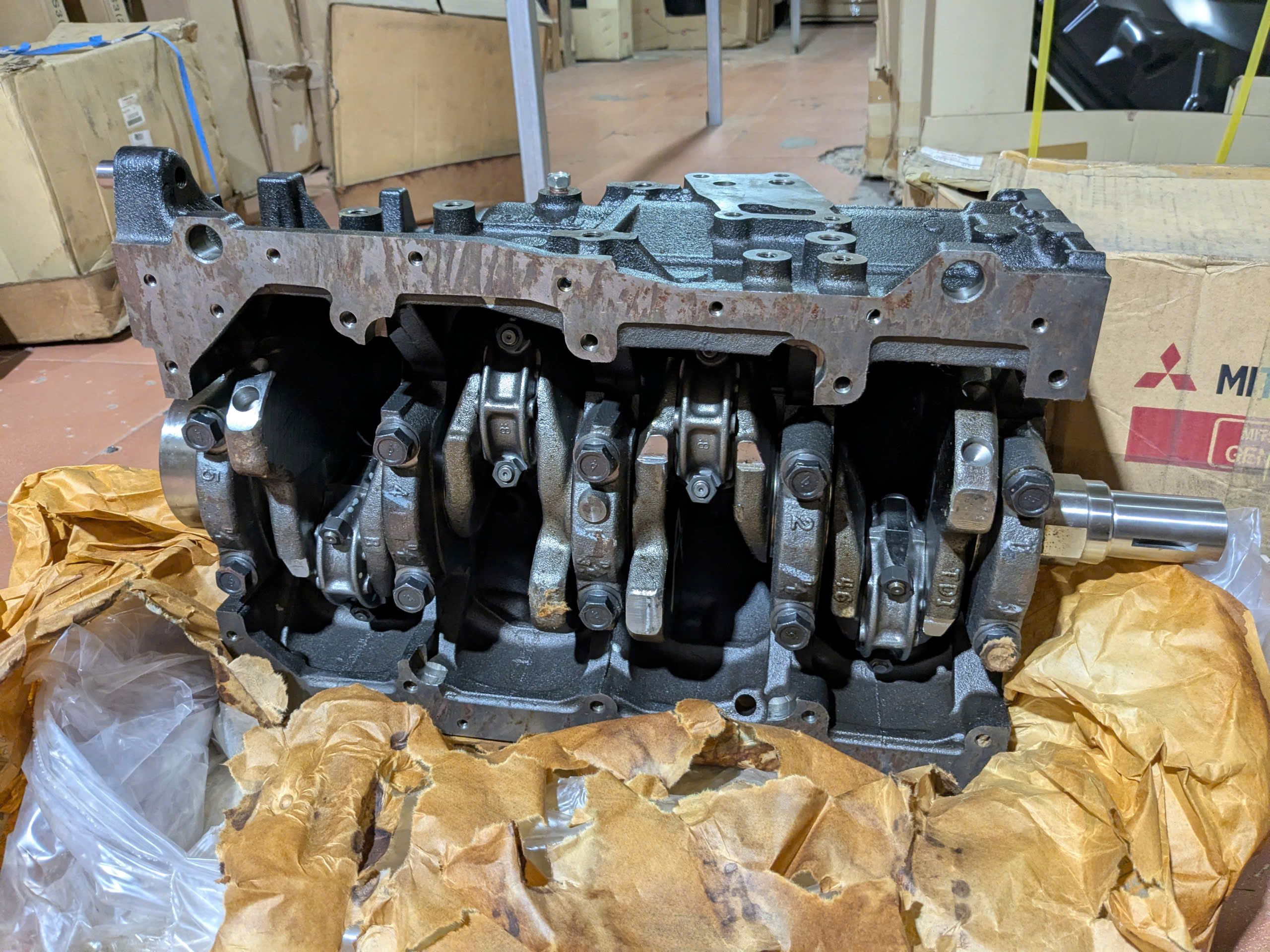 Thân lốc máy động cơ 2.5 4d56U Xe Mitsubishi Triton 2008-2018, Pajero Sport 2010-2018 , gồm lốc máy, trục khuỷu (cơ), Piston  xéc măng . . . 1000A400 1050B247 1050A007 1050B382 1100A135 1100A027 1100A028 1110C313 1110C316 1000A400Q  1115A343 1115a035