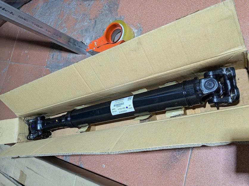 Trục các đăng cầu trước Mitsubishi Triton