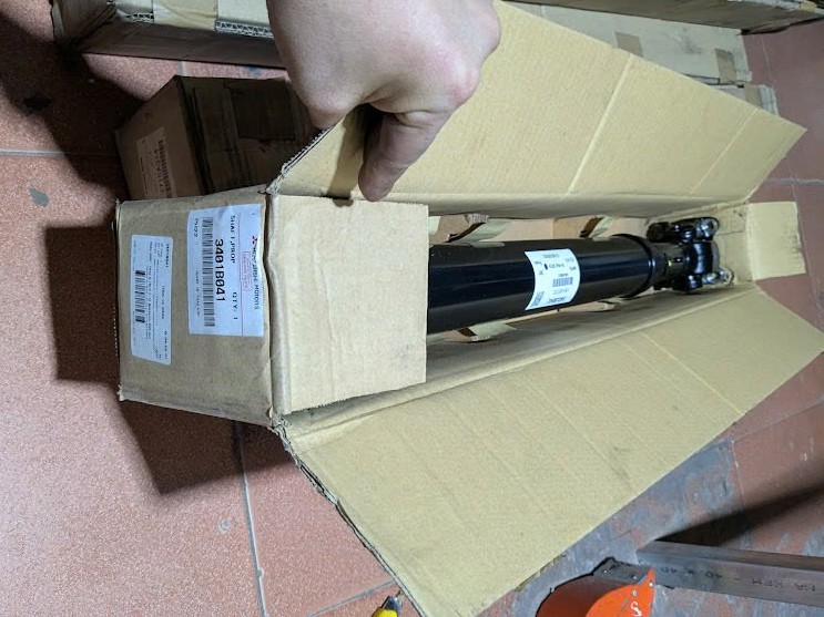 Trục các đăng cầu trước Mitsubishi Triton