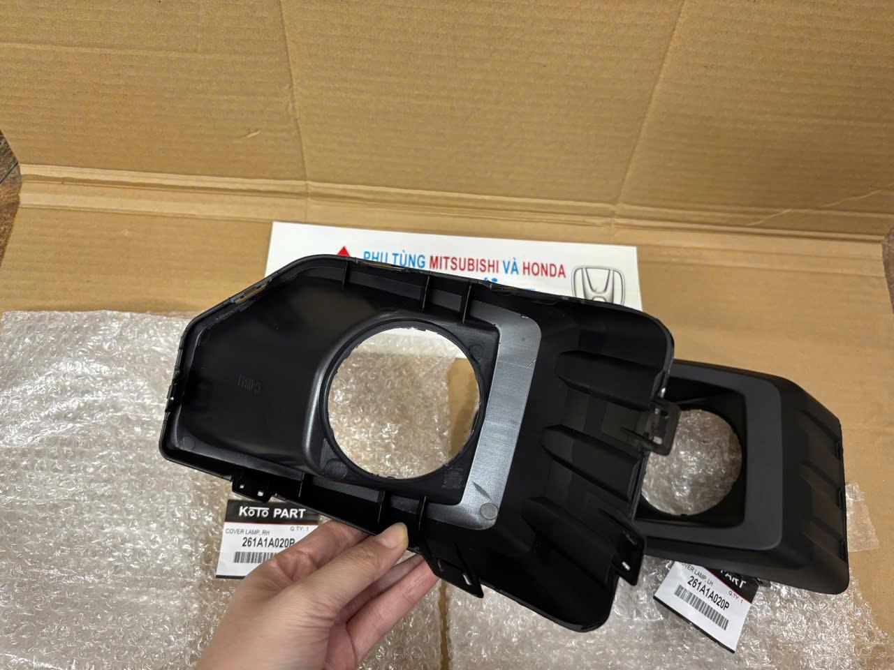 Ốp đèn gầm, Ốp đèn sương mù xe Mitsubishi Triton 2024-2025