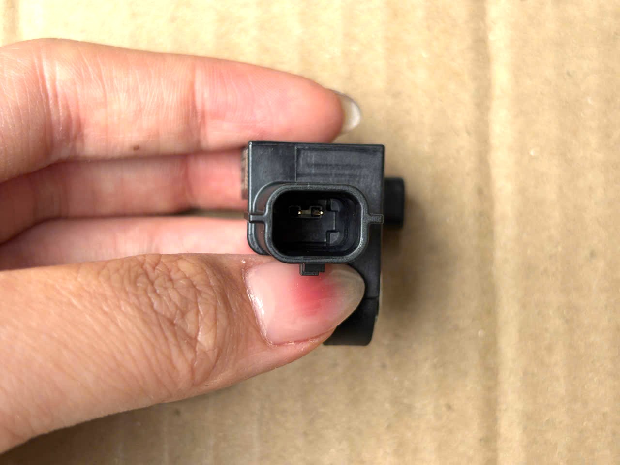 Cảm biến va chạm đầu xe trước Mitsubishi Triton 2024-2027 98581A000P