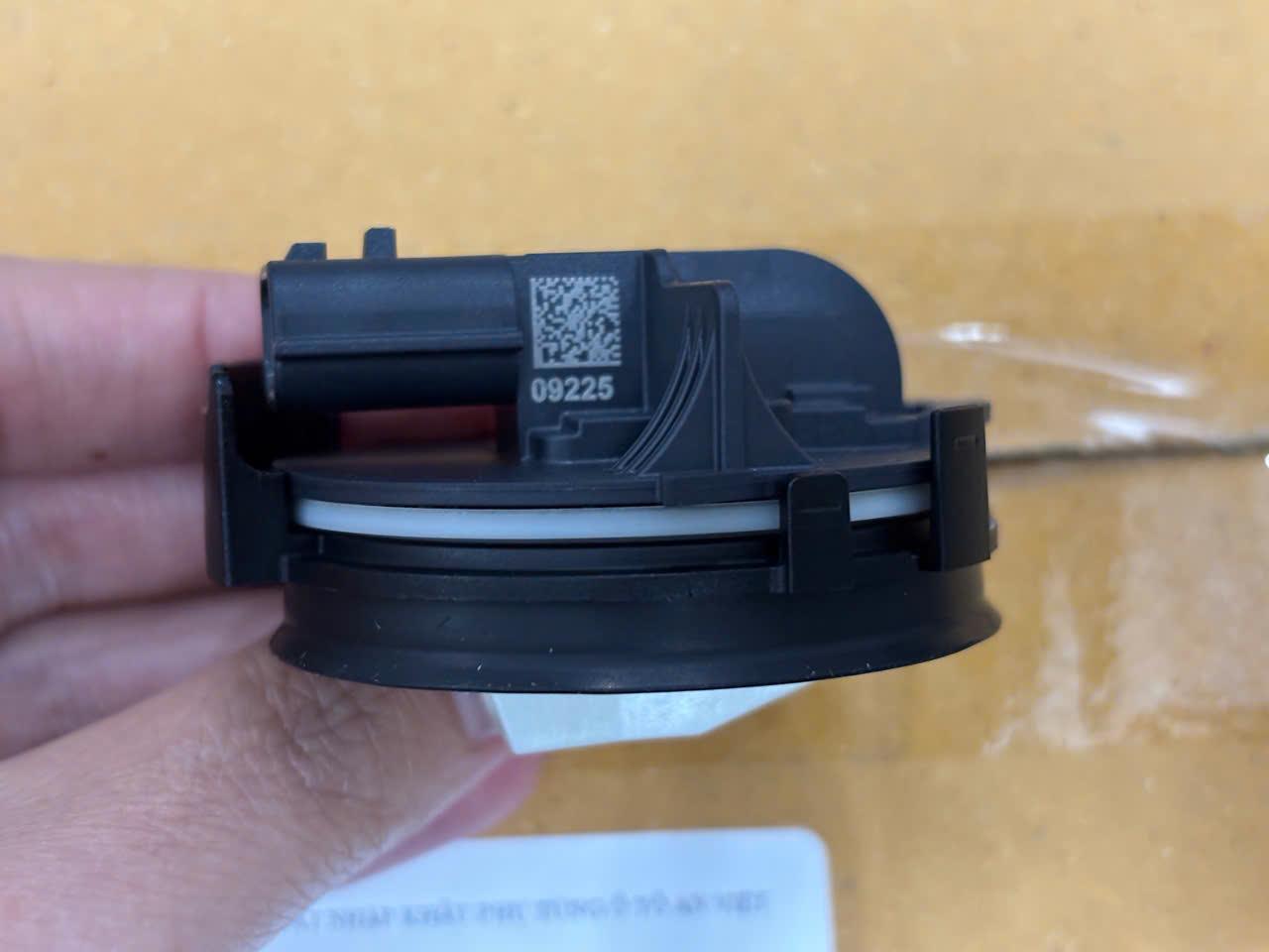 Cảm biến va chạm sườn xe Mitsubishi Triton 2024-2027 98836A000P