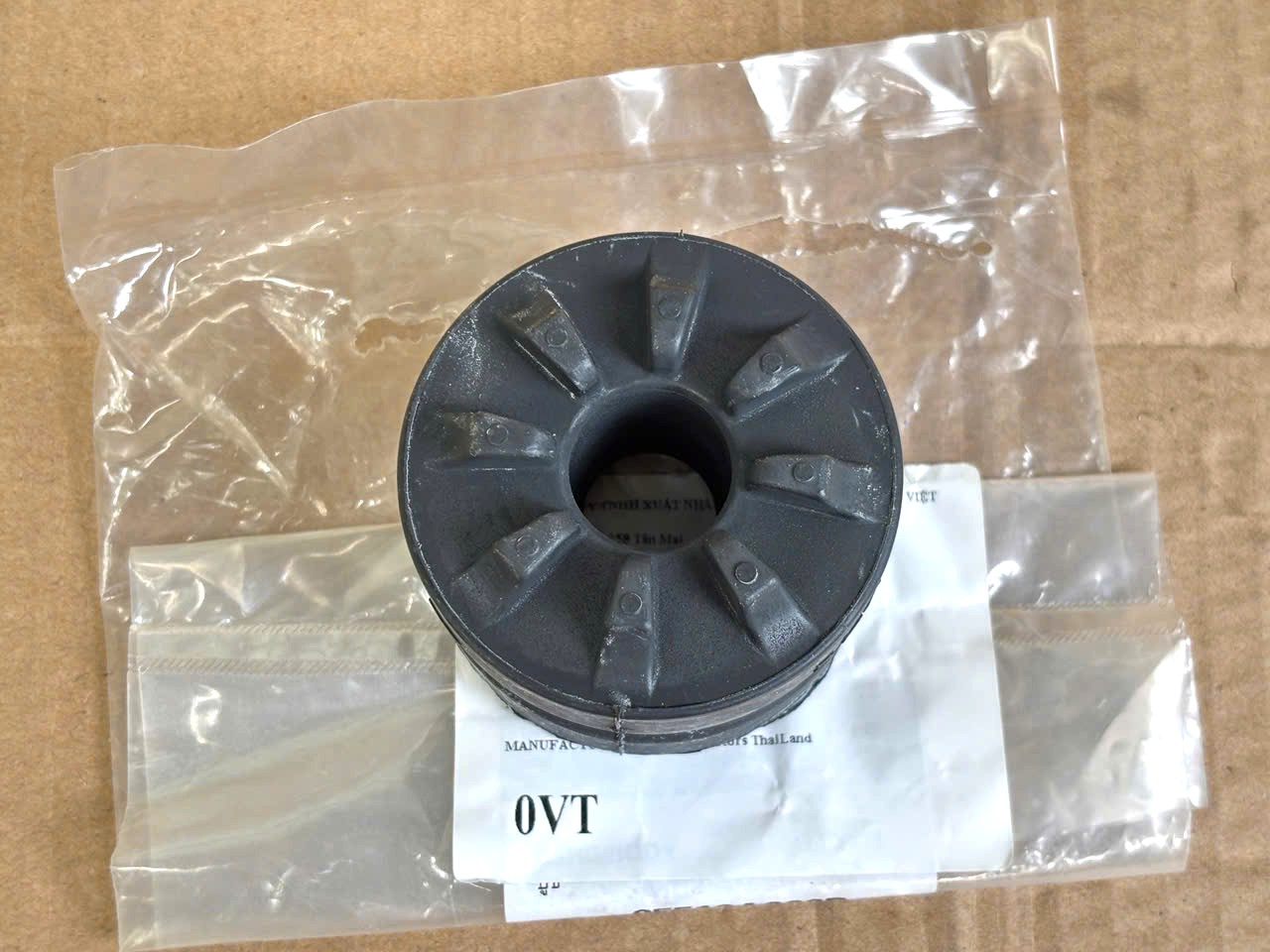 Cao su giảm chấn ch&acirc;n cabin Mitsubishi Triton 2024-2027