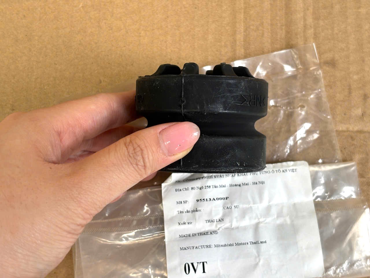 Cao su giảm chấn chân cabin Mitsubishi Triton 2024-2027 95513A000P