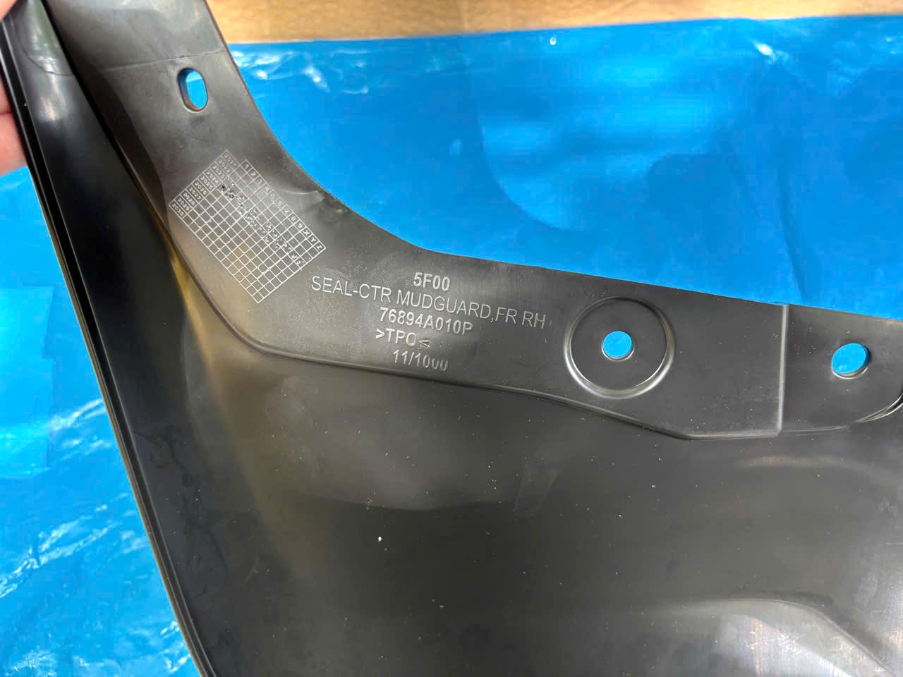 Chắn bùn bánh trước xe Mitsubishi Triton 2024-2027 76894A010P 76895A010P