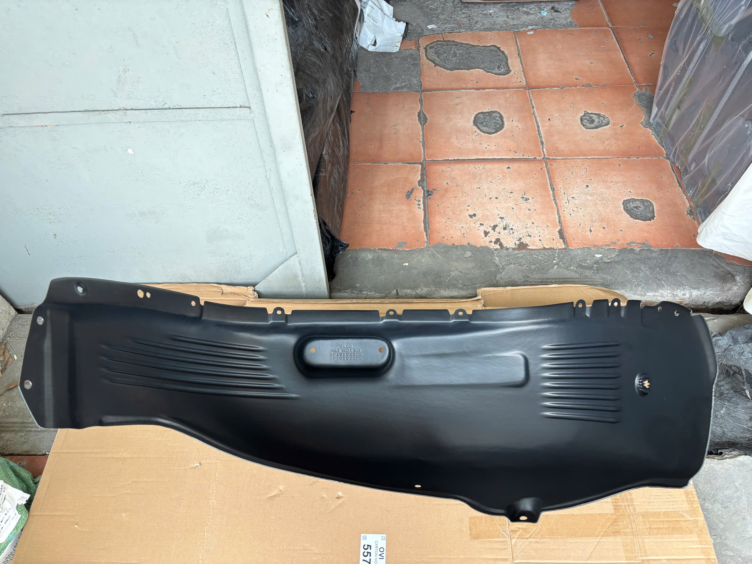 Chắn bùn lòng dè bánh sau Mitsubishi Triton 2024-2027 76748A000P 76749A000P