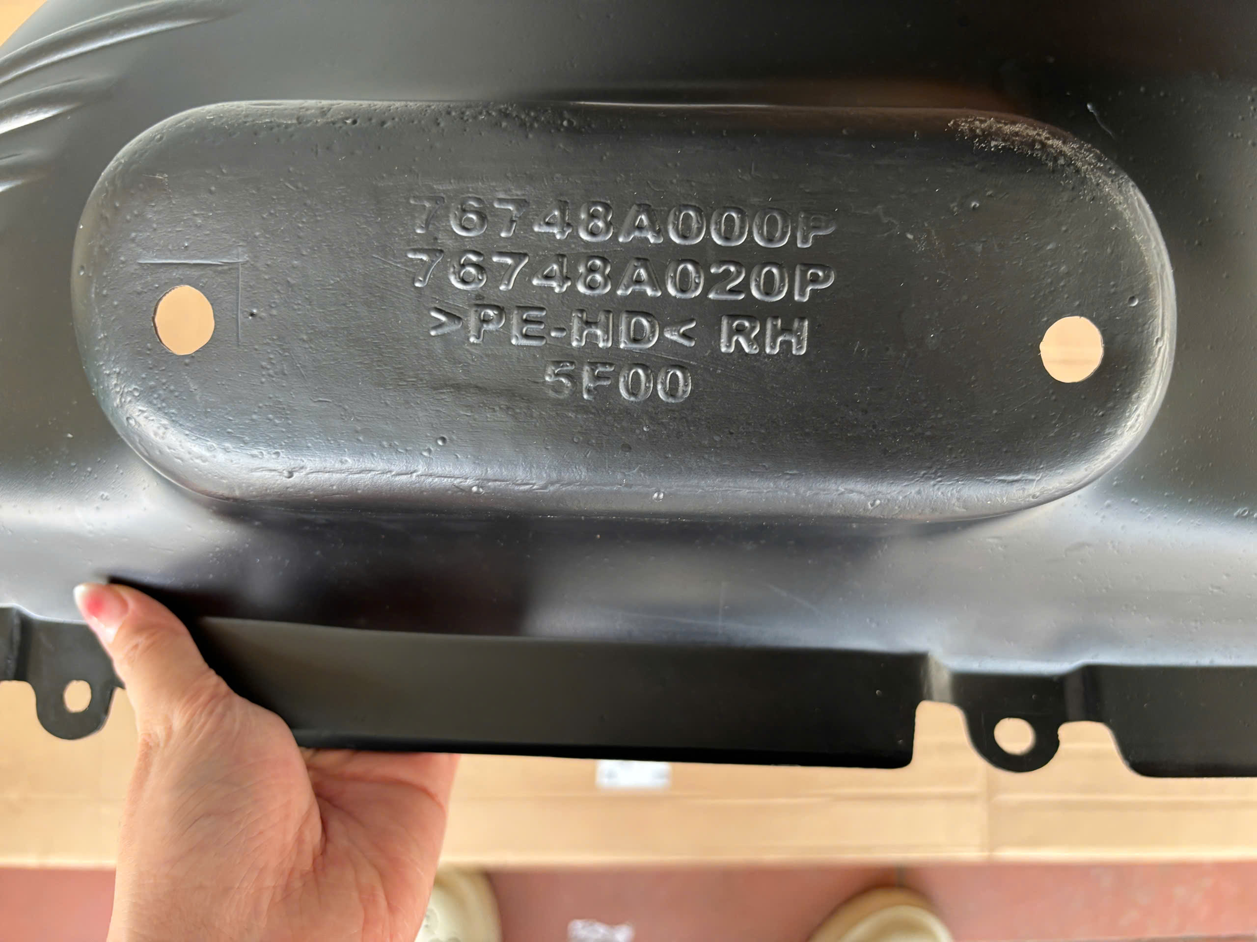 Chắn bùn lòng dè bánh sau Mitsubishi Triton 2024-2027 76748A000P 76749A000P