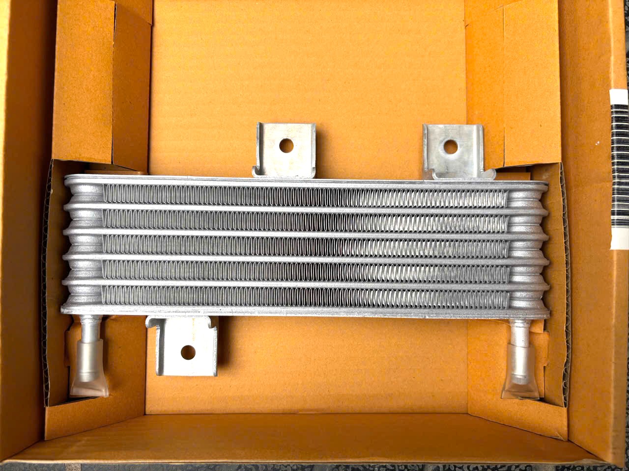 K&eacute;t l&agrave;m m&aacute;t dầu số tự động, k&eacute;t sinh h&agrave;n Mitsubishi Triton 2024-2025-2026-2027