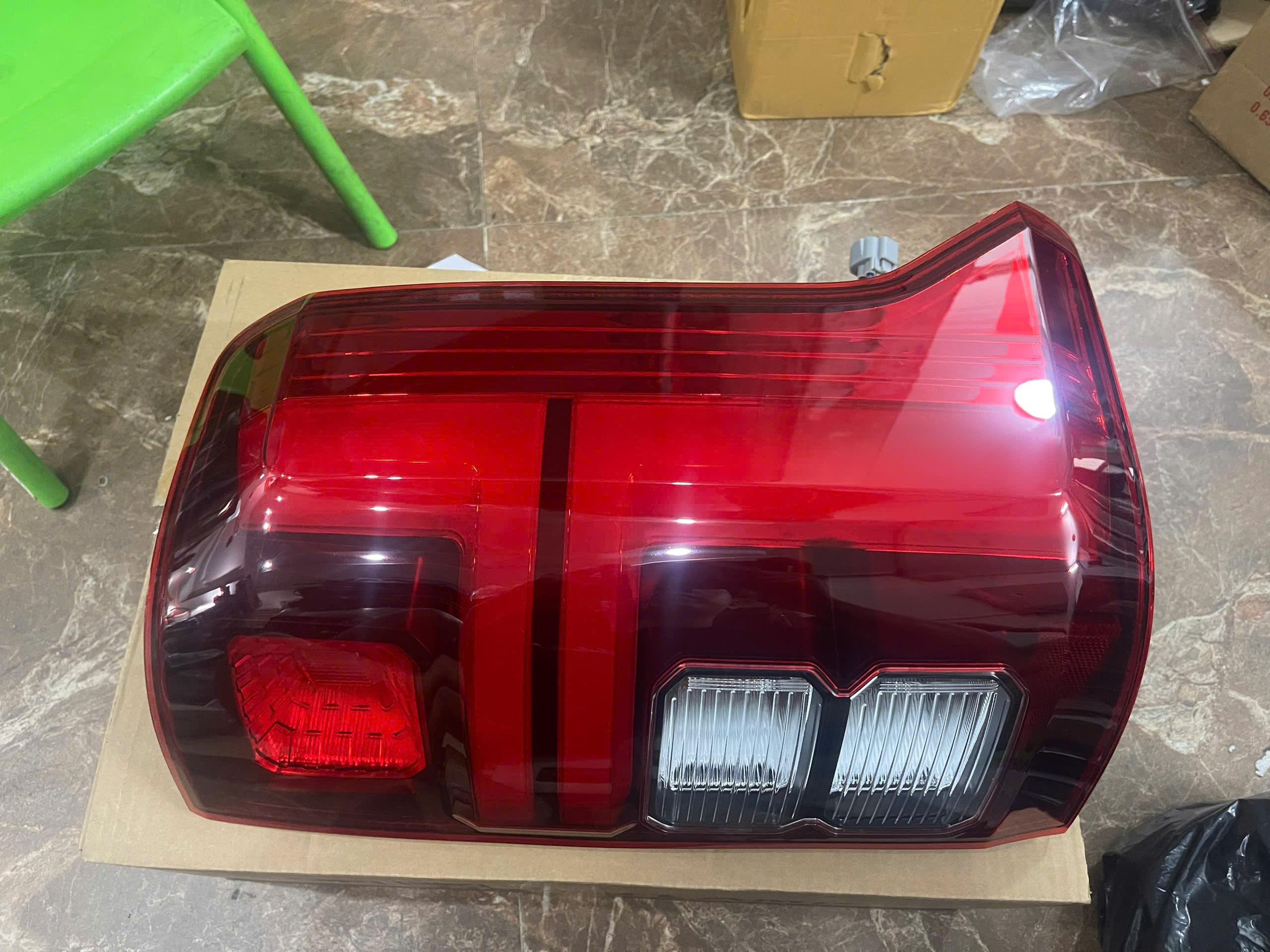 ĐÈN HẬU Xe Mitsubishi Triton 2023-2026  bên Trái Lh bên tài, bên Phải Rh phụ bên Lơ KX-C-083-LH-26555A000P KX-C-083-RH-26550A000P 26555A010P 26550A010P 26555A000P 26550A000P 