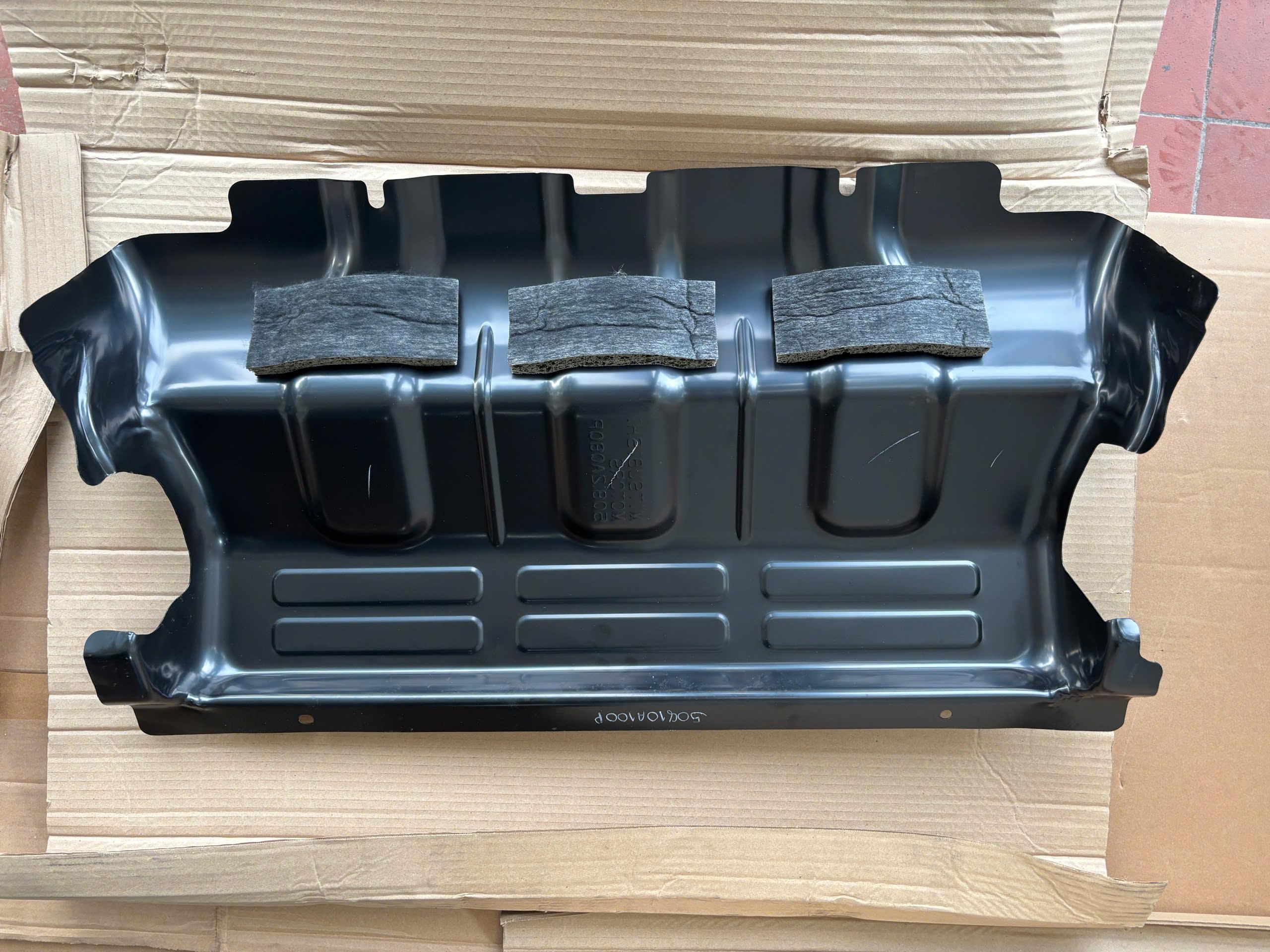 Tấm chắn bùn gầm máy phía trước Mitsubishi Triton 2024-2027 50810A100P