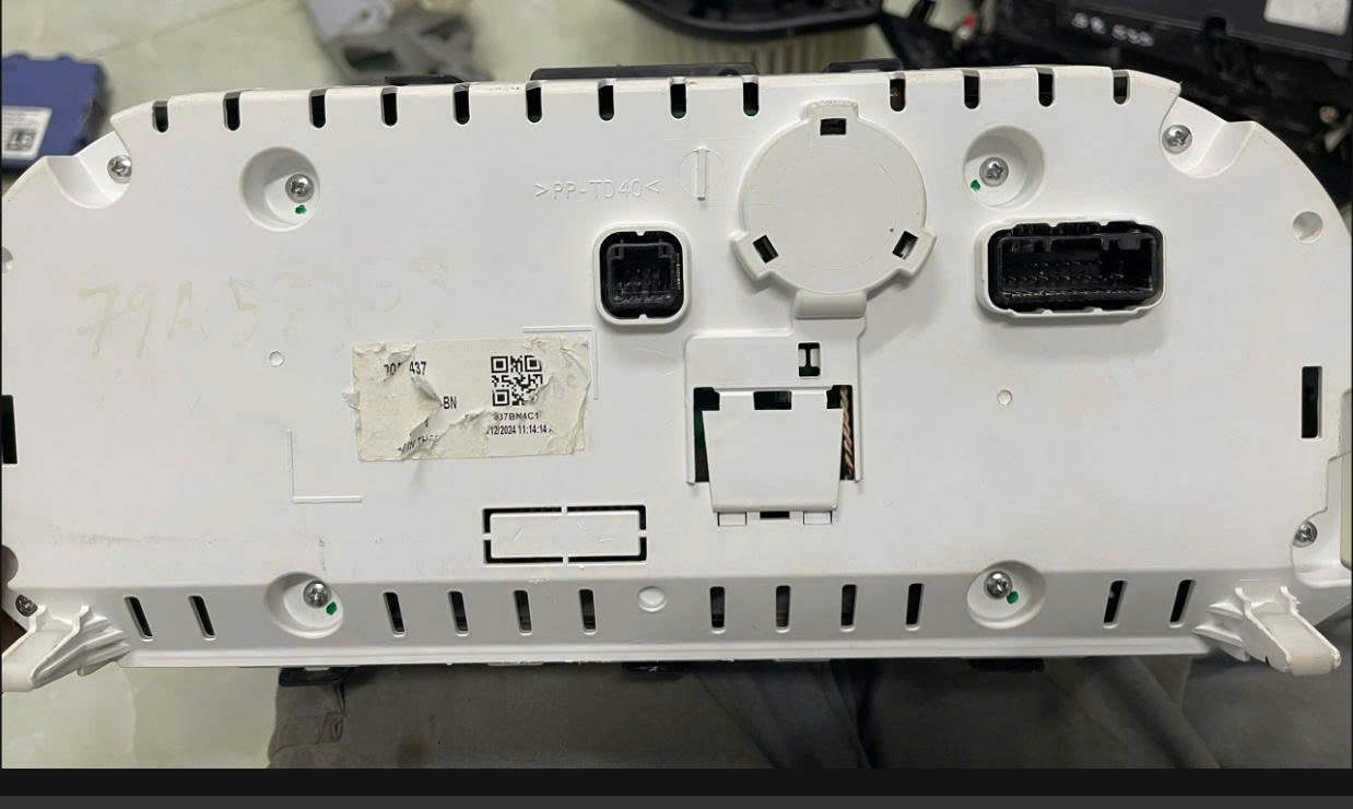 8100C957 Cụm đồng hồ công tơ mét táp lô  Mitsubishi Xforcer 2024 2025 2026 