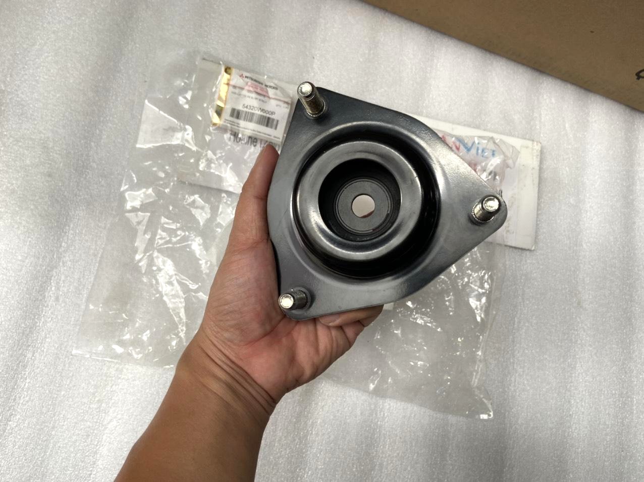 Bát bèo giảm xóc trước xe Mitsubishi Xforce 54320W000P