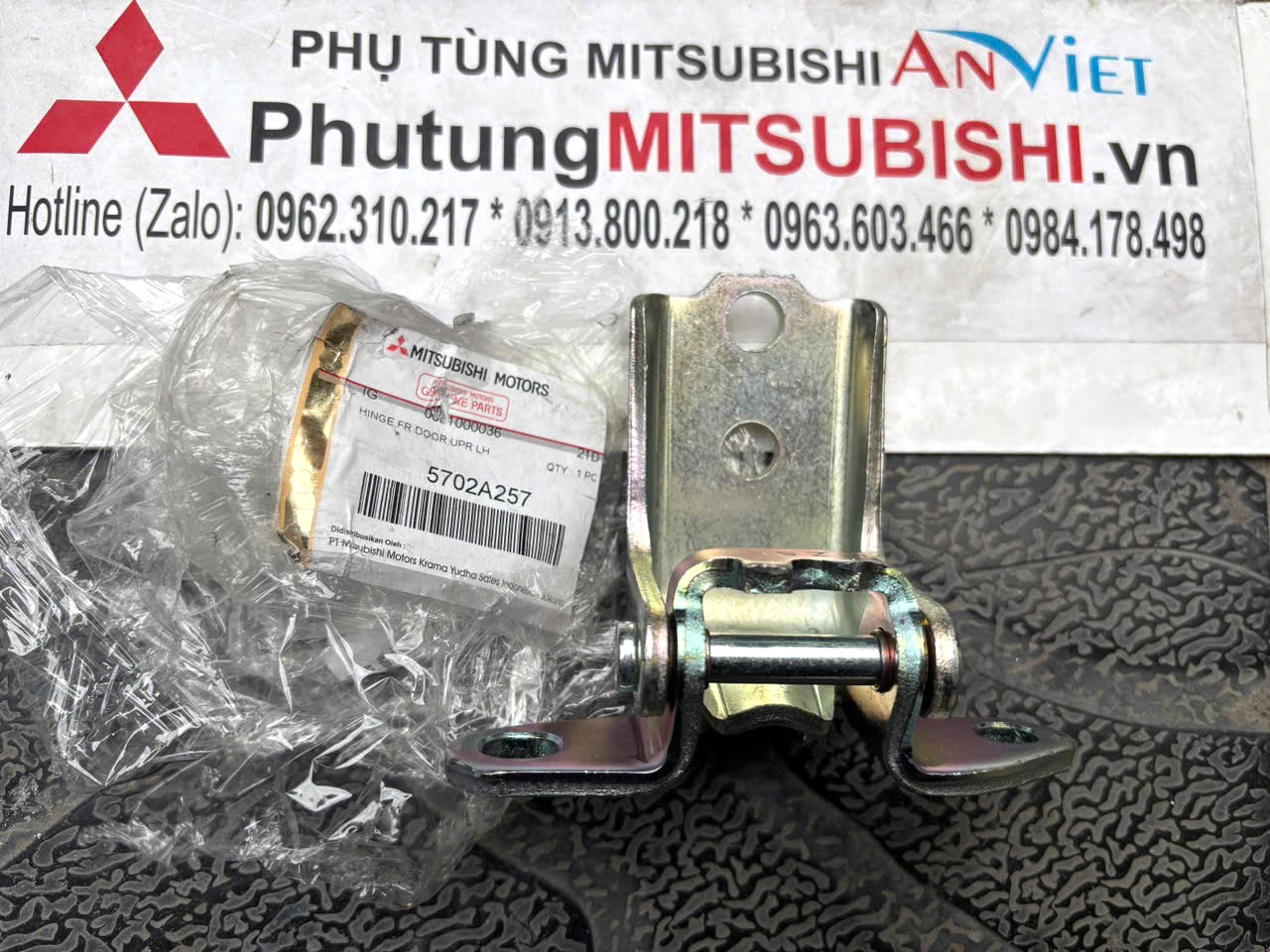 Bản lề cánh cửa trước phía trên Mitsubishi XForce 5702A257 5702A258