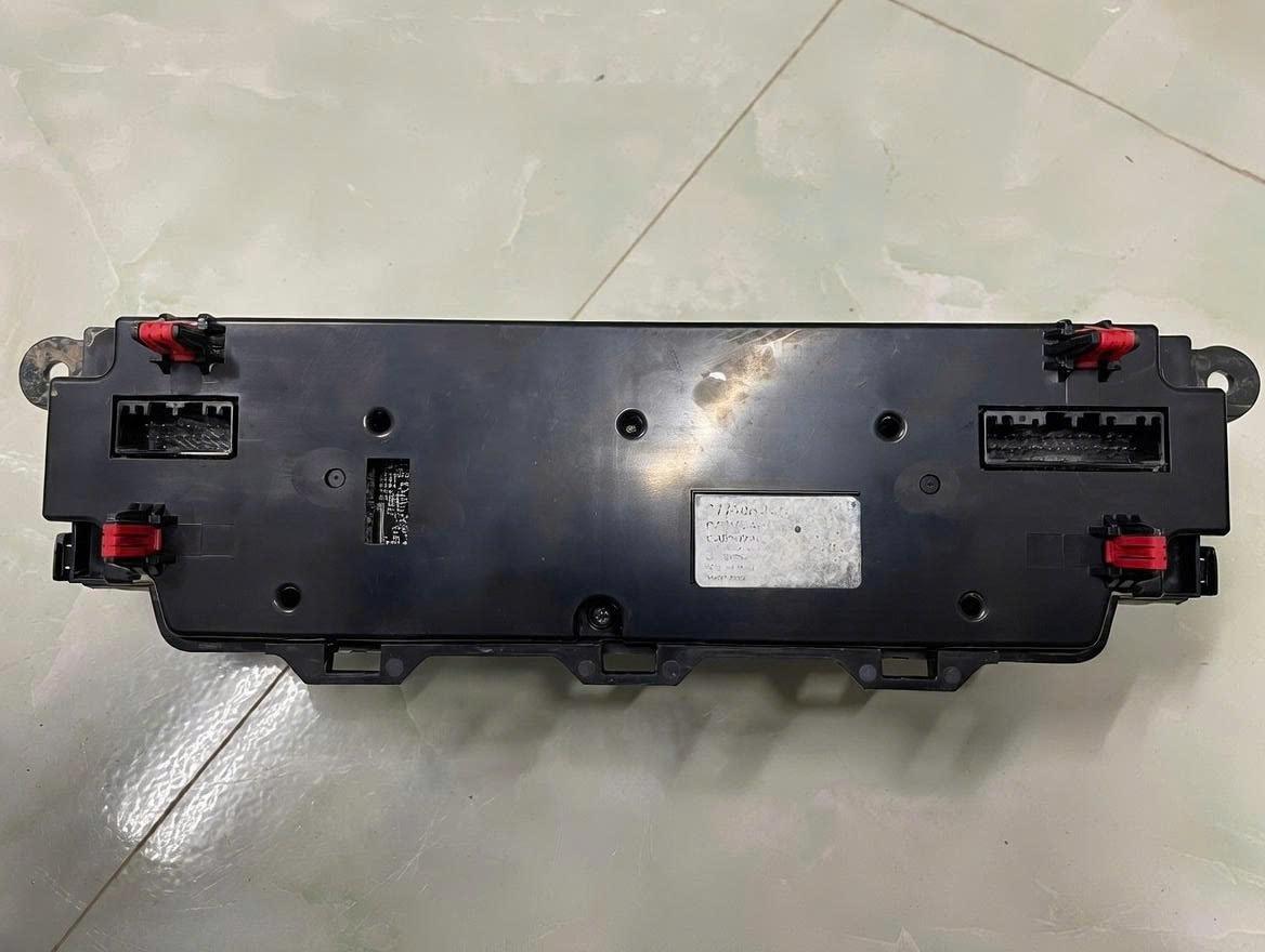 27760B011P Cụm công tắc điều khiển điều hòa trên táp lô Mitsubishi ...