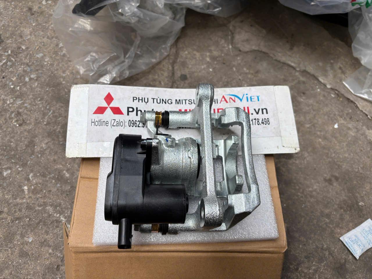 Cụm g&ocirc;ng phanh đĩa sau xe Mitsubishi Destinator DST