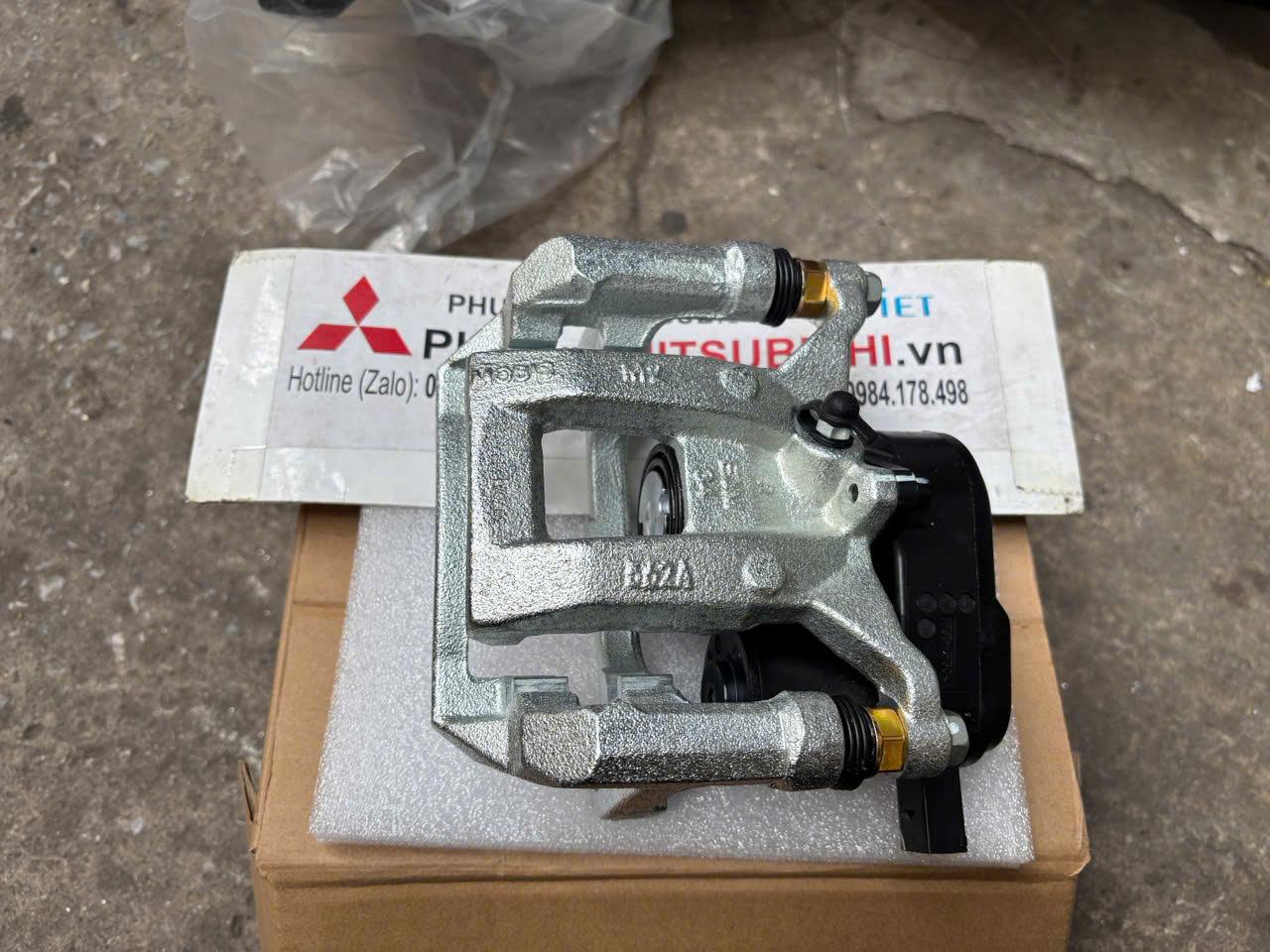 Cụm gông phanh đĩa sau xe Mitsubishi Xforce 44011B000P 44001B000P