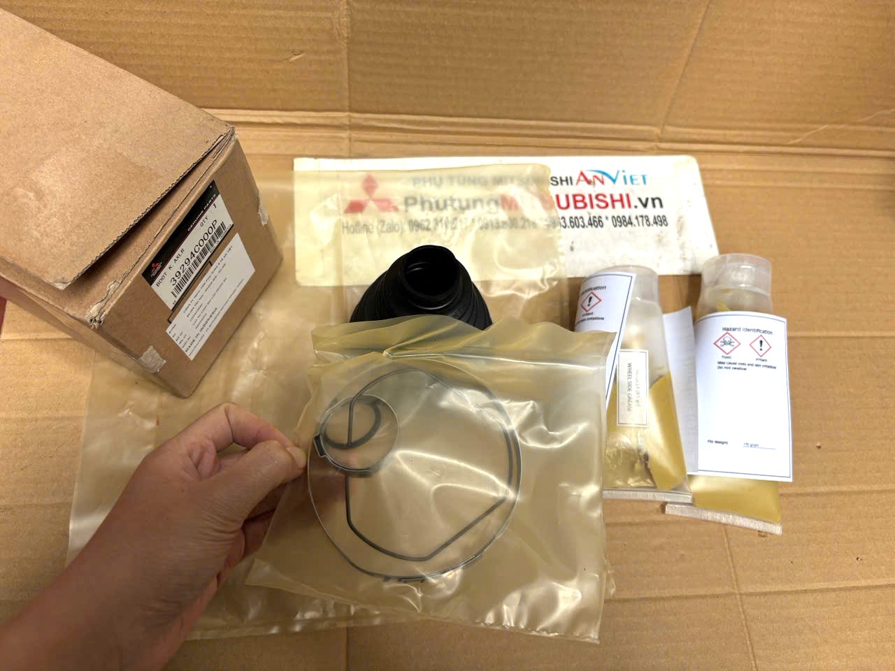 Cao su chụp bụi láp trong Mitsubishi Destinator DST 39294C000P 39295C000P