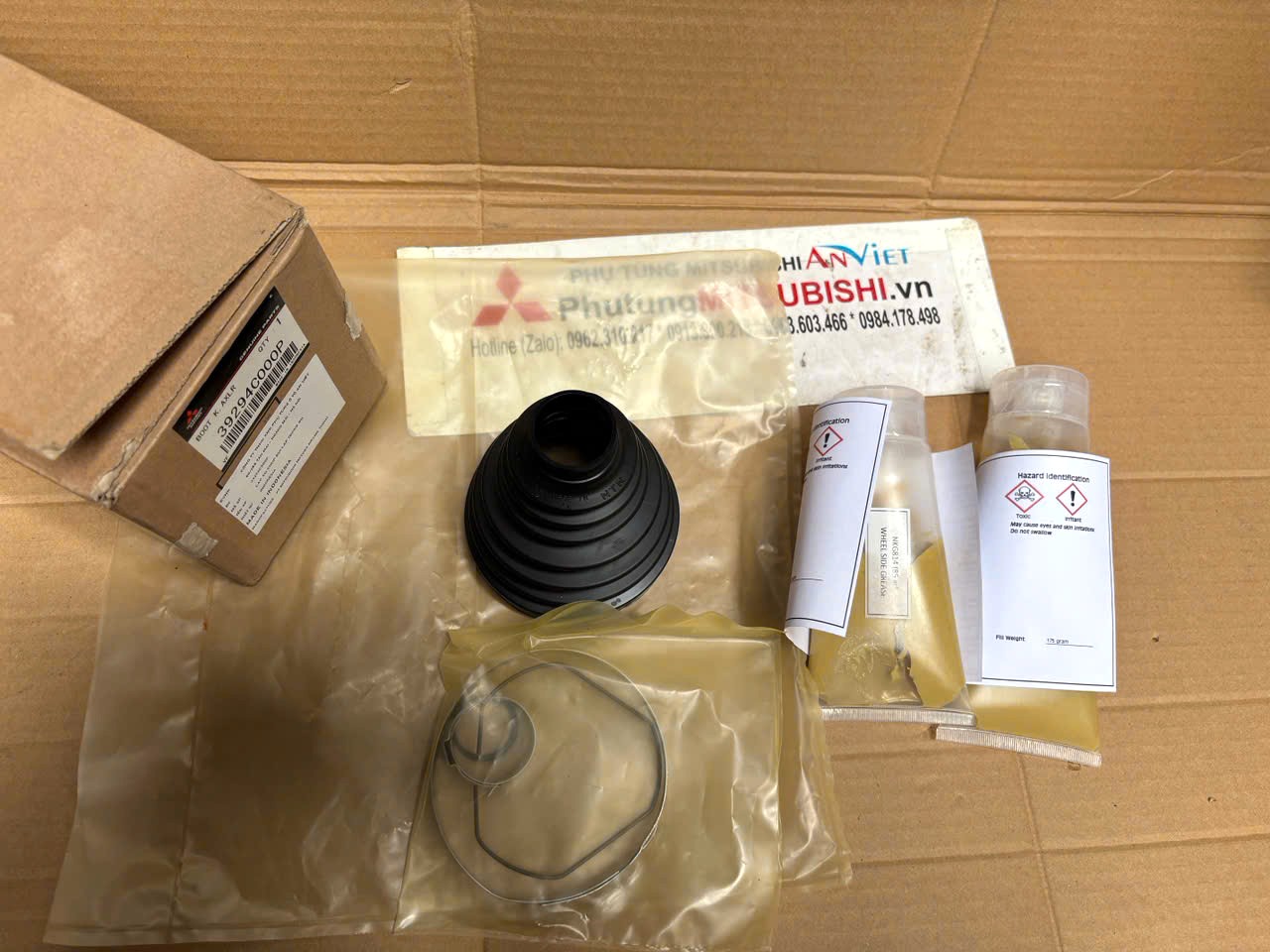 Cao su chụp bụi láp trong Mitsubishi Destinator DST 39294C000P 39295C000P