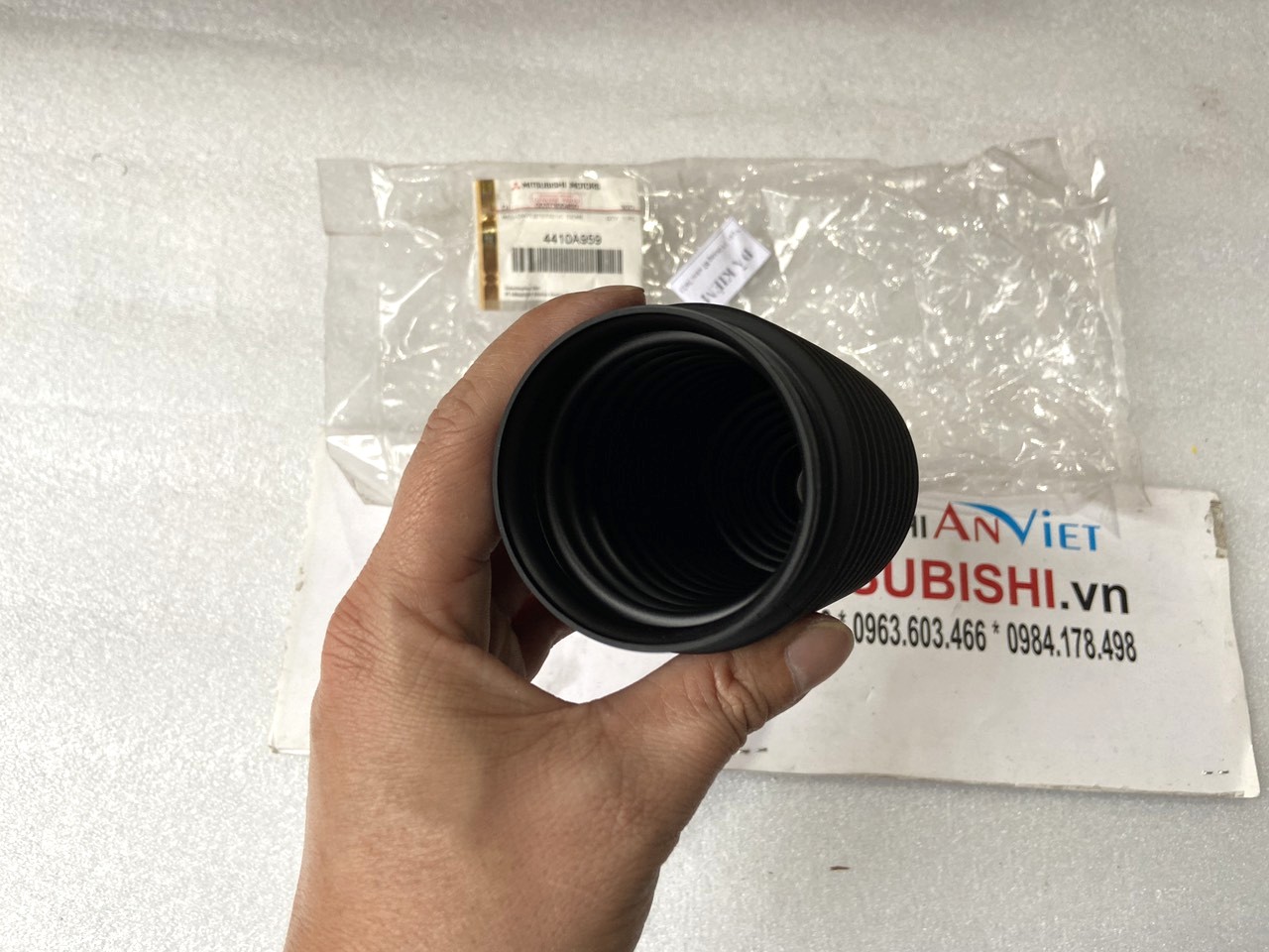 Cao Su Chụp Bụi Thước Lái xe Mitsubishi Xforce 4410A959